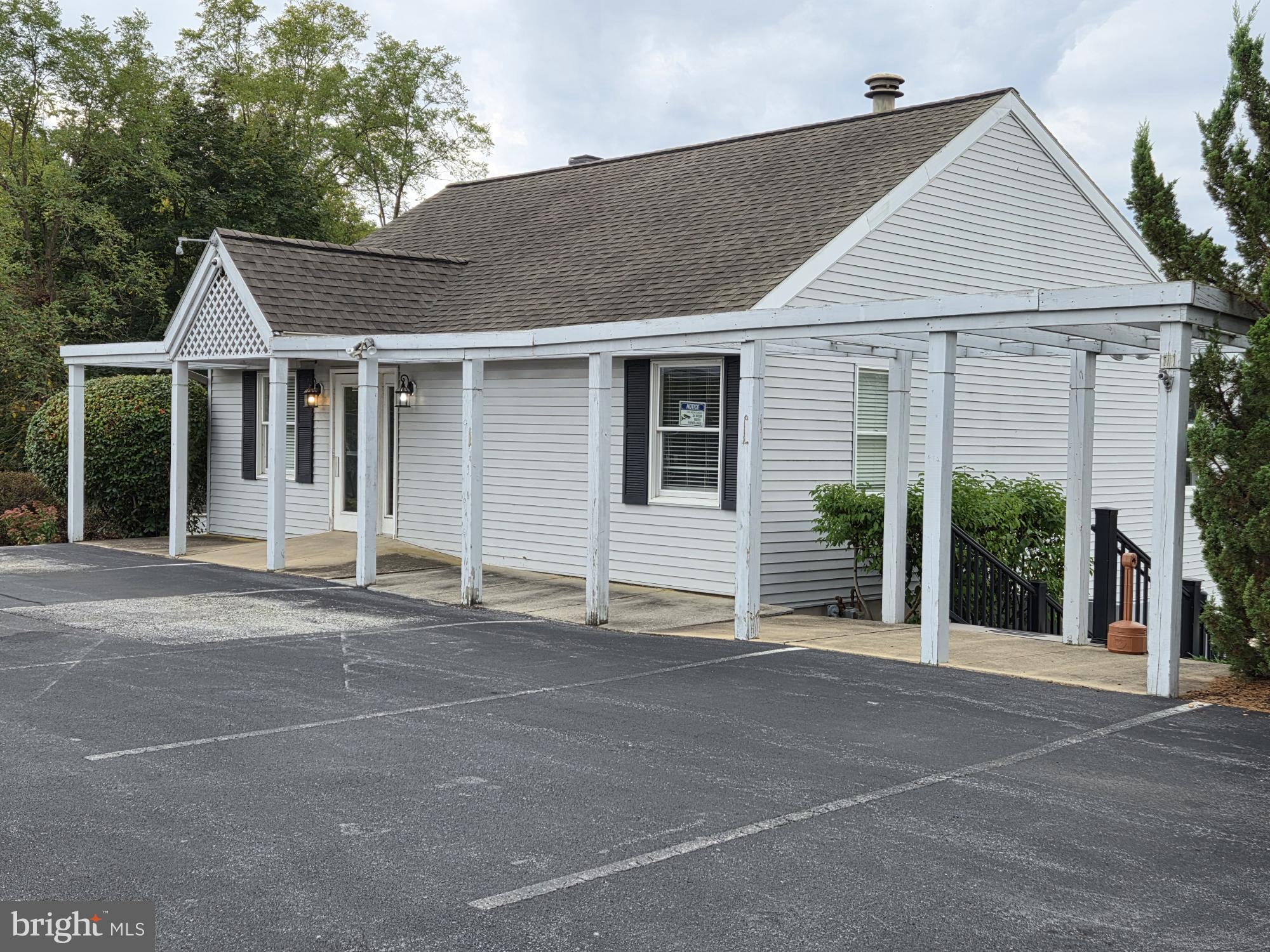 HIDDEN LAKE - Residential