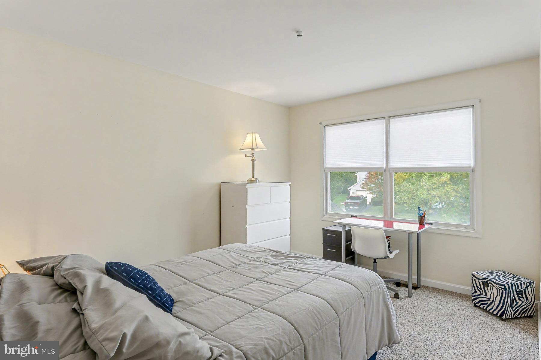 HIDDEN LAKE - Residential