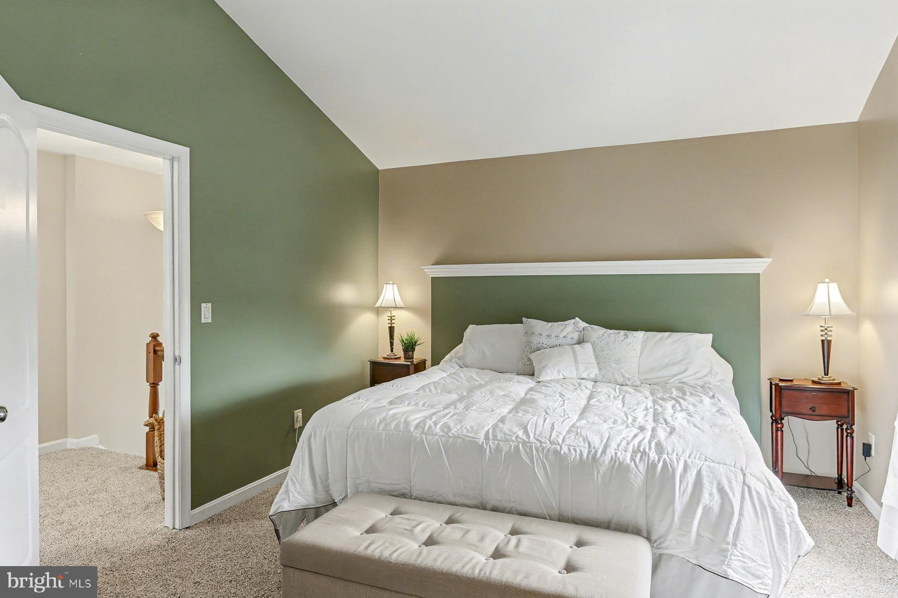 HIDDEN LAKE - Residential