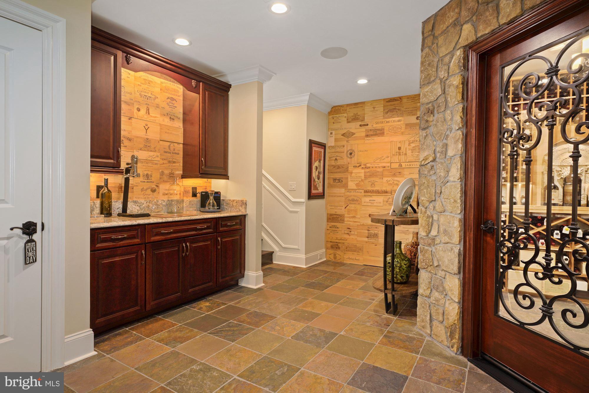 ESTATES @ CREIGHTON FARM - Residential