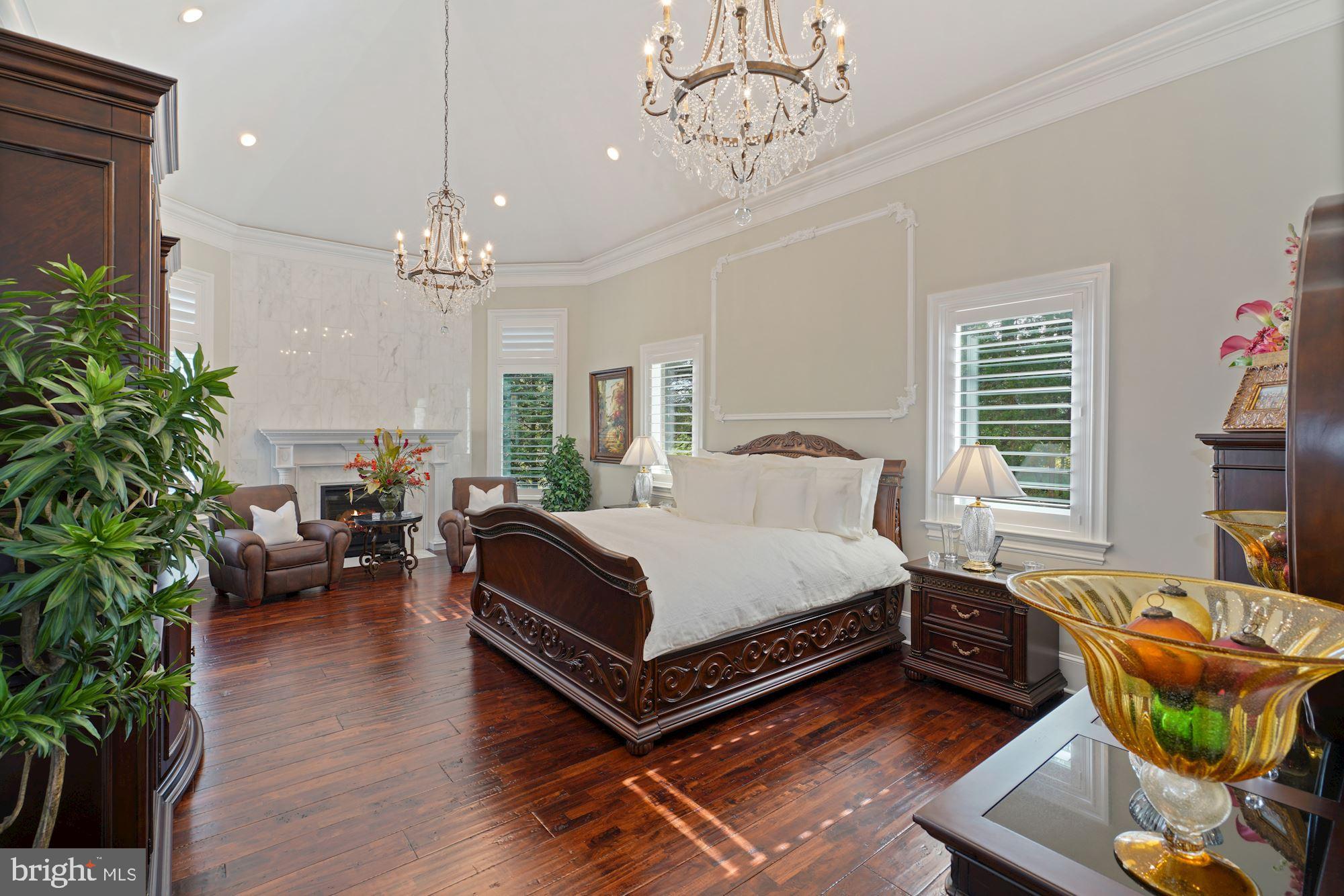 ESTATES @ CREIGHTON FARM - Residential