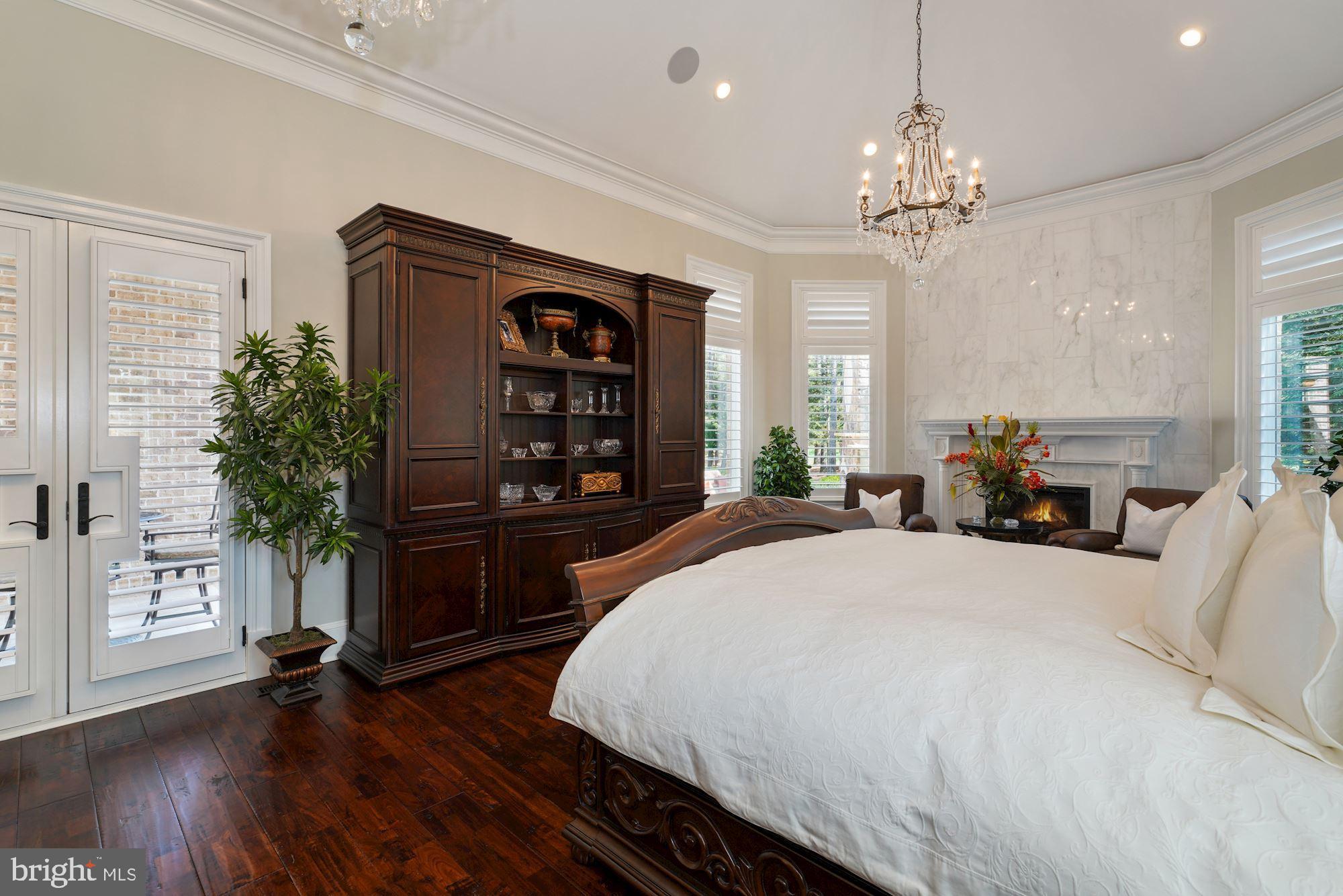 ESTATES @ CREIGHTON FARM - Residential