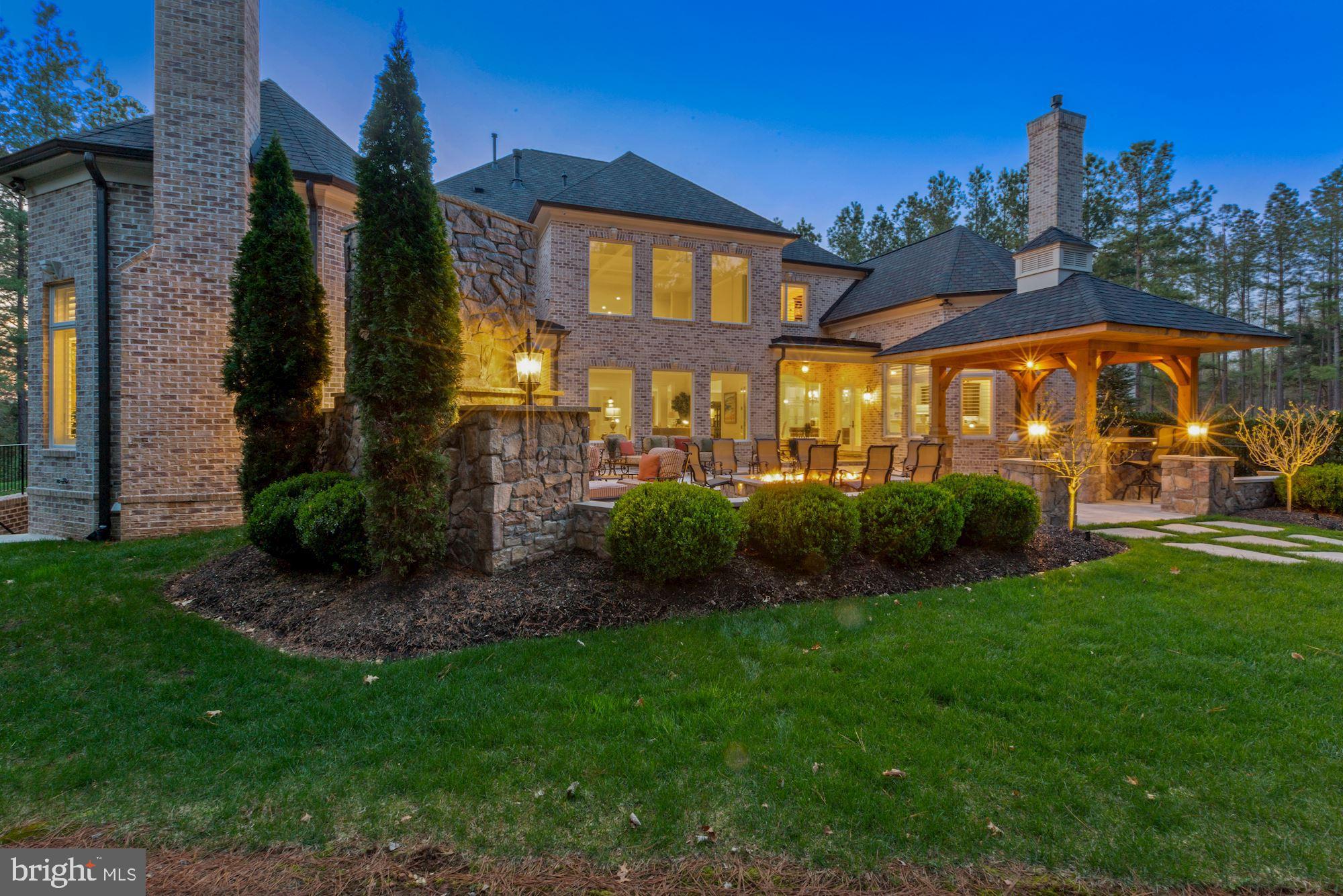 ESTATES @ CREIGHTON FARM - Residential