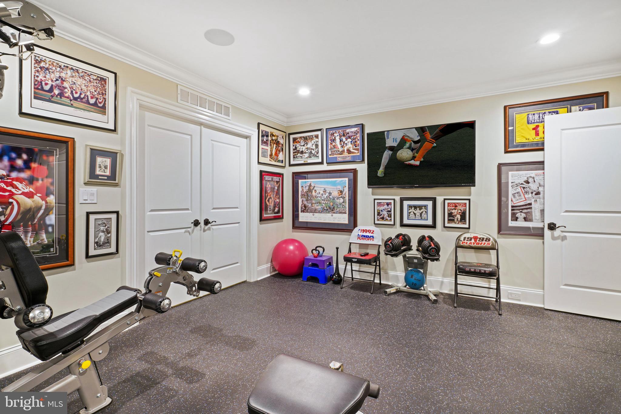 ESTATES @ CREIGHTON FARM - Residential