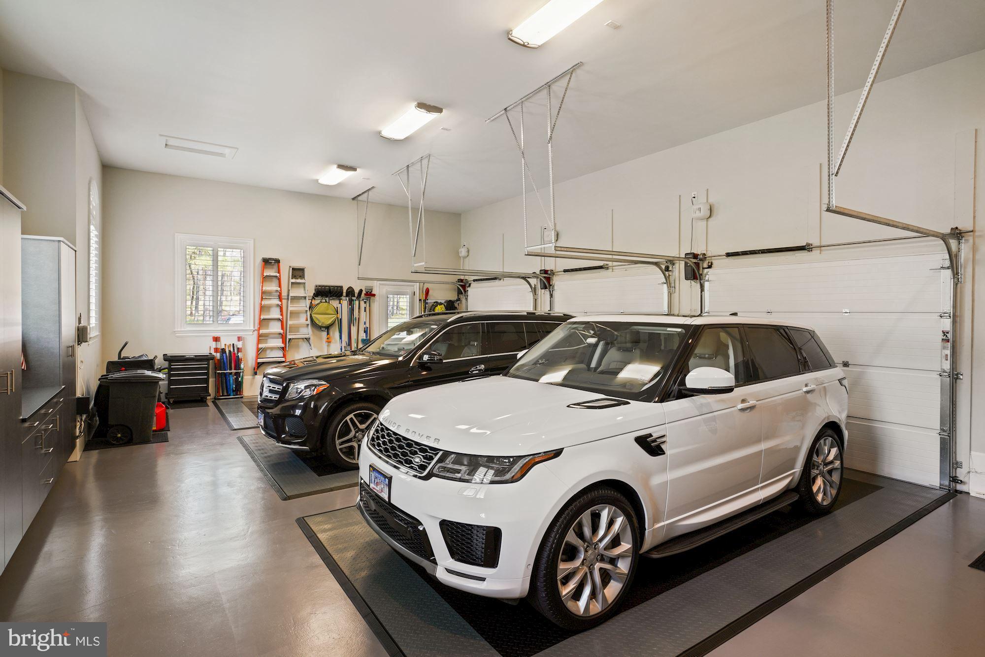 ESTATES @ CREIGHTON FARM - Residential