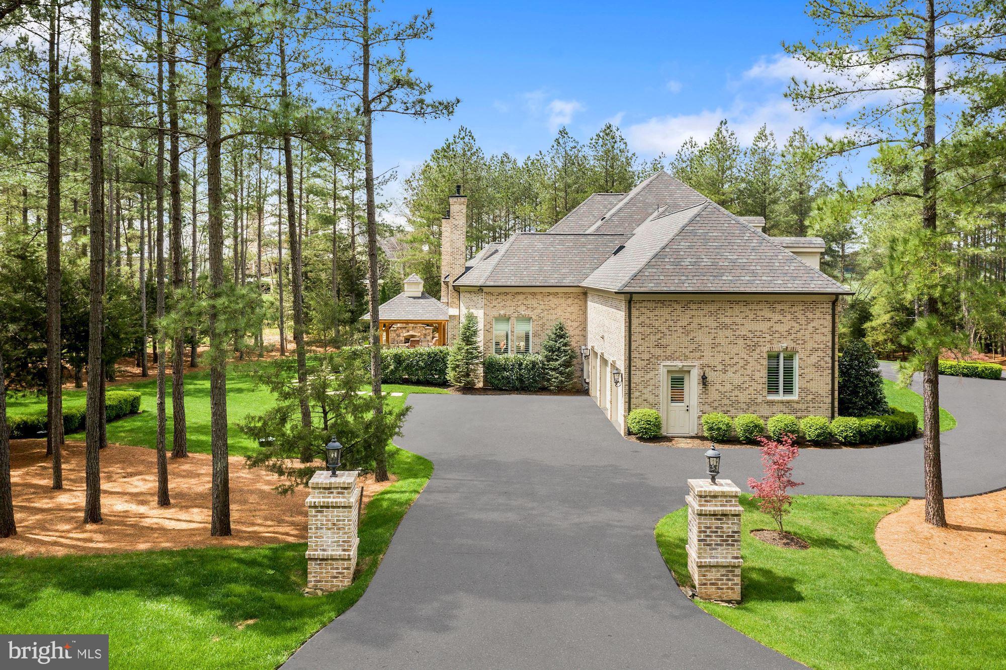 ESTATES @ CREIGHTON FARM - Residential