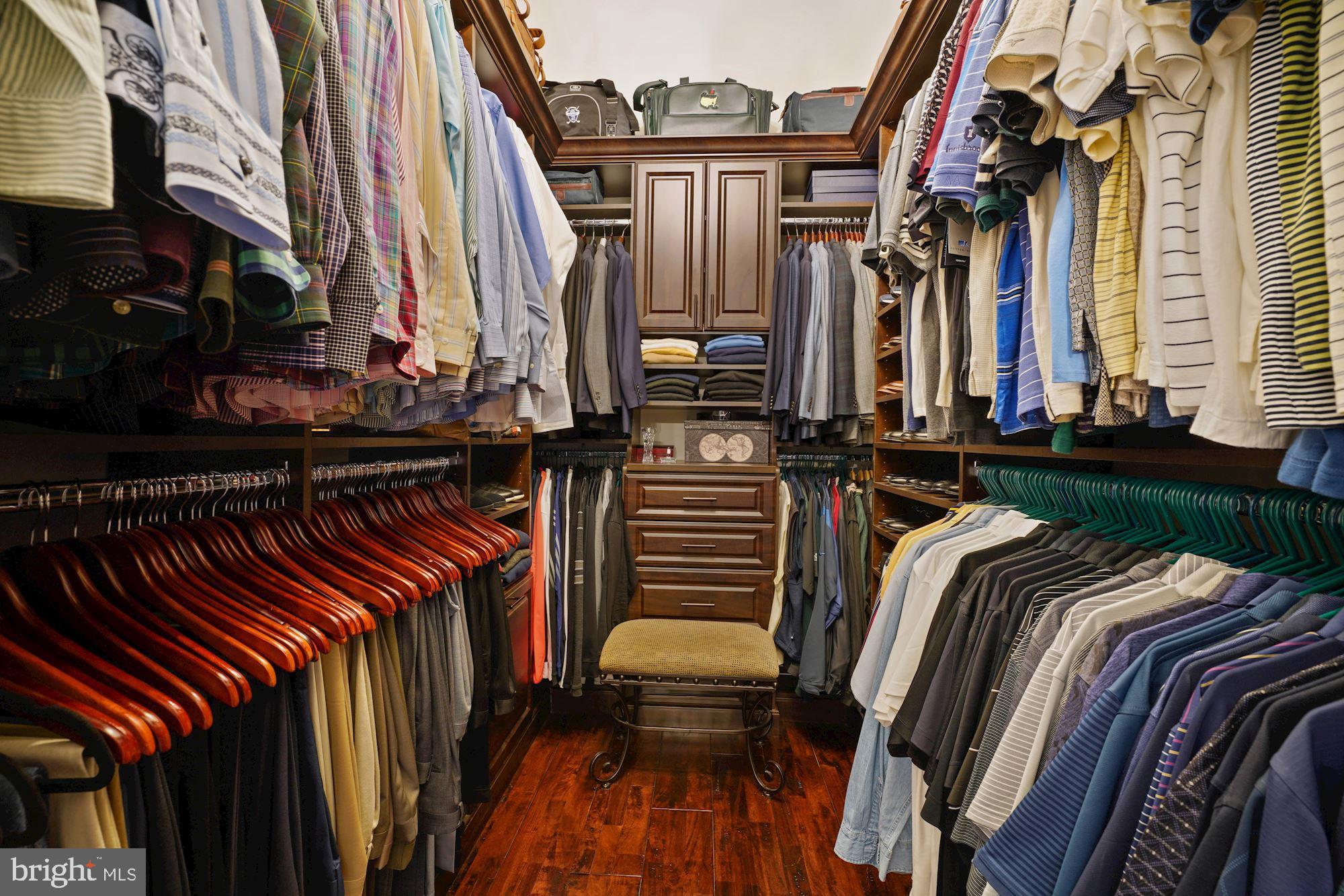 ESTATES @ CREIGHTON FARM - Residential