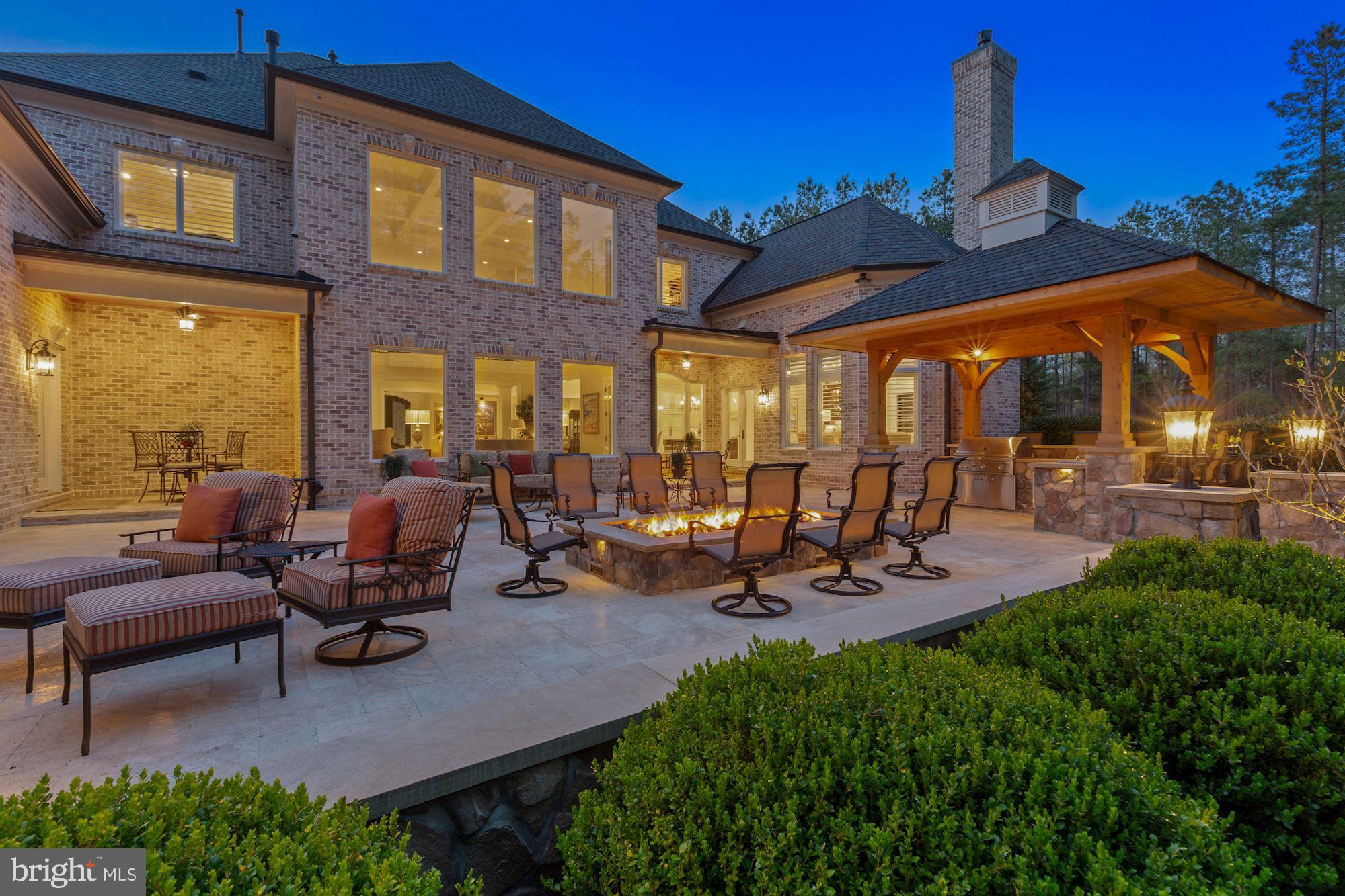 ESTATES @ CREIGHTON FARM - Residential