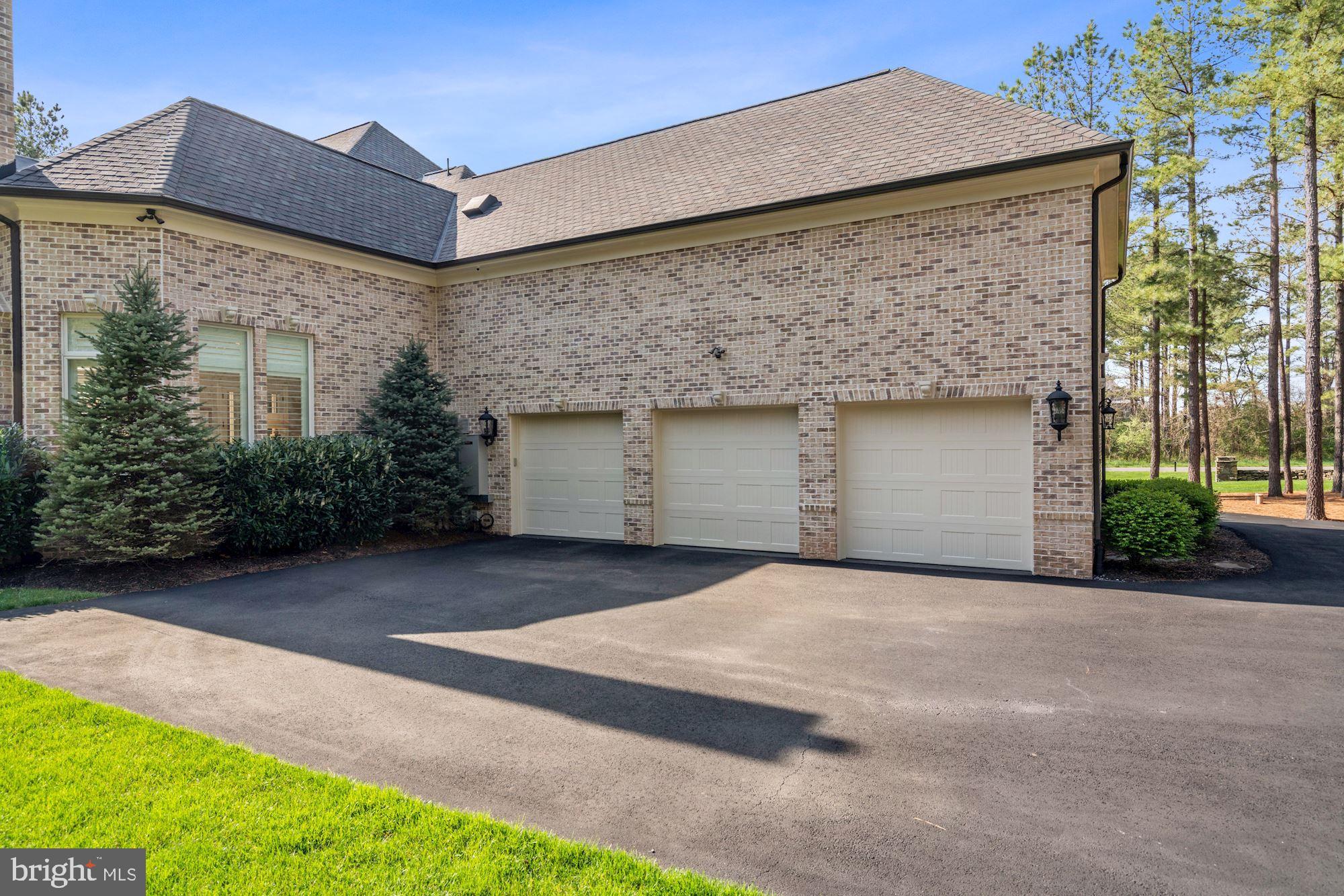 ESTATES @ CREIGHTON FARM - Residential