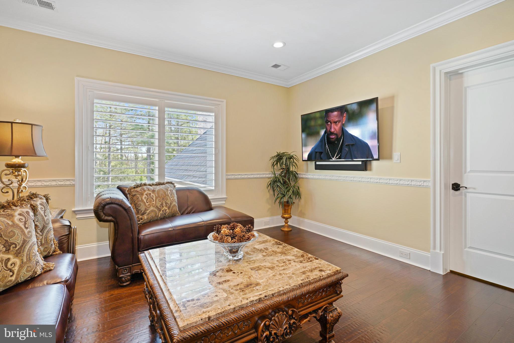 ESTATES @ CREIGHTON FARM - Residential