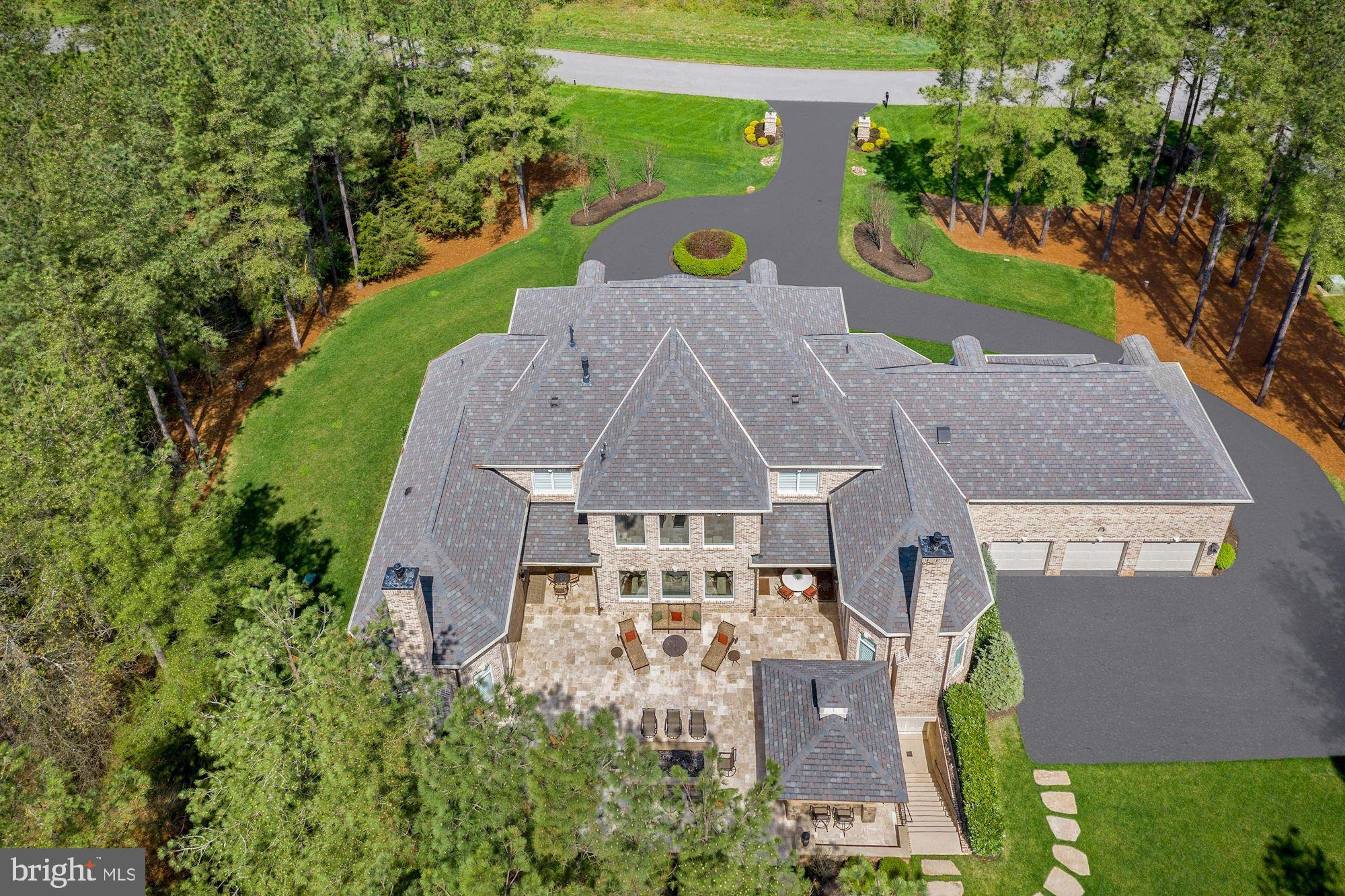 ESTATES @ CREIGHTON FARM - Residential