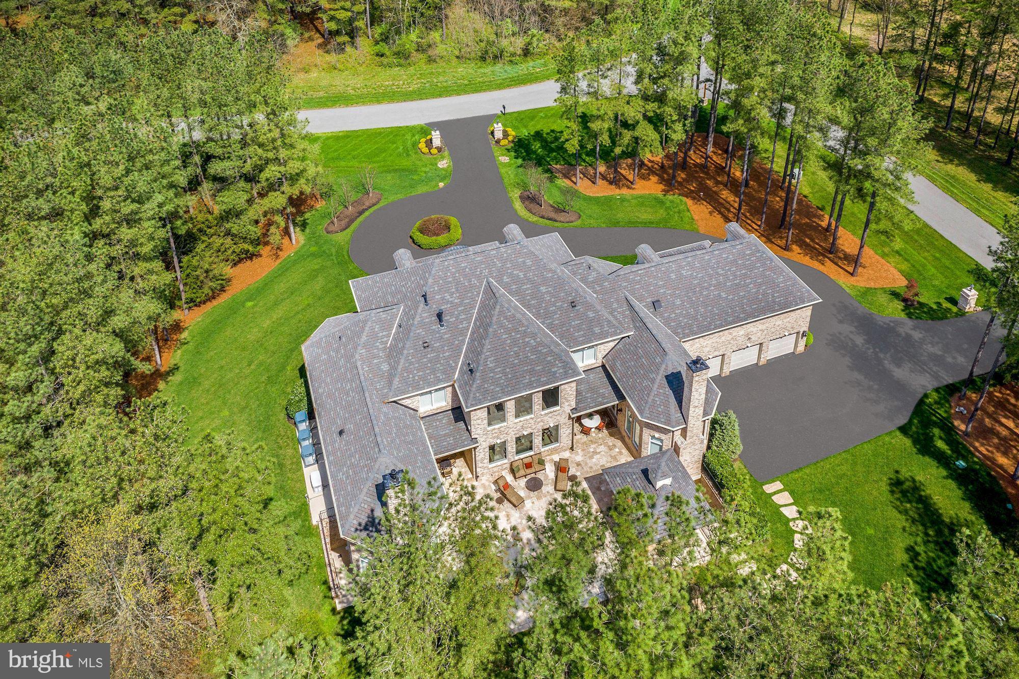 ESTATES @ CREIGHTON FARM - Residential