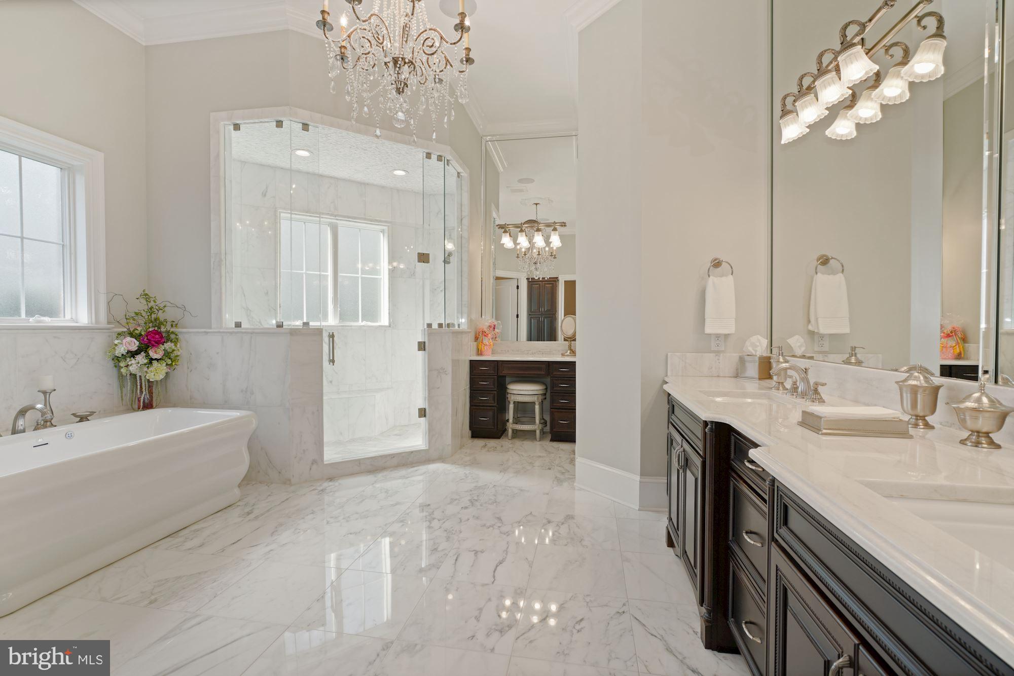 ESTATES @ CREIGHTON FARM - Residential