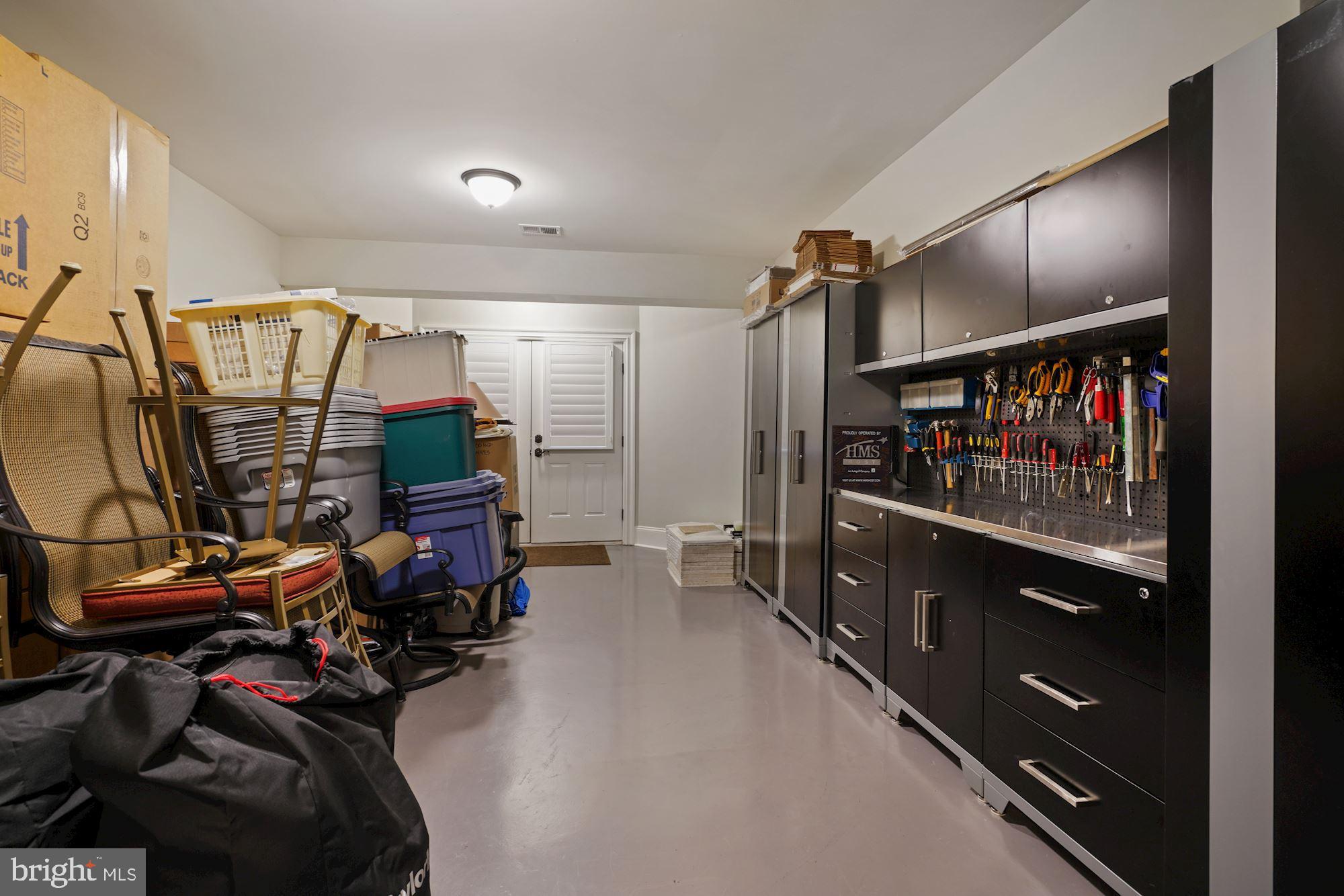 ESTATES @ CREIGHTON FARM - Residential