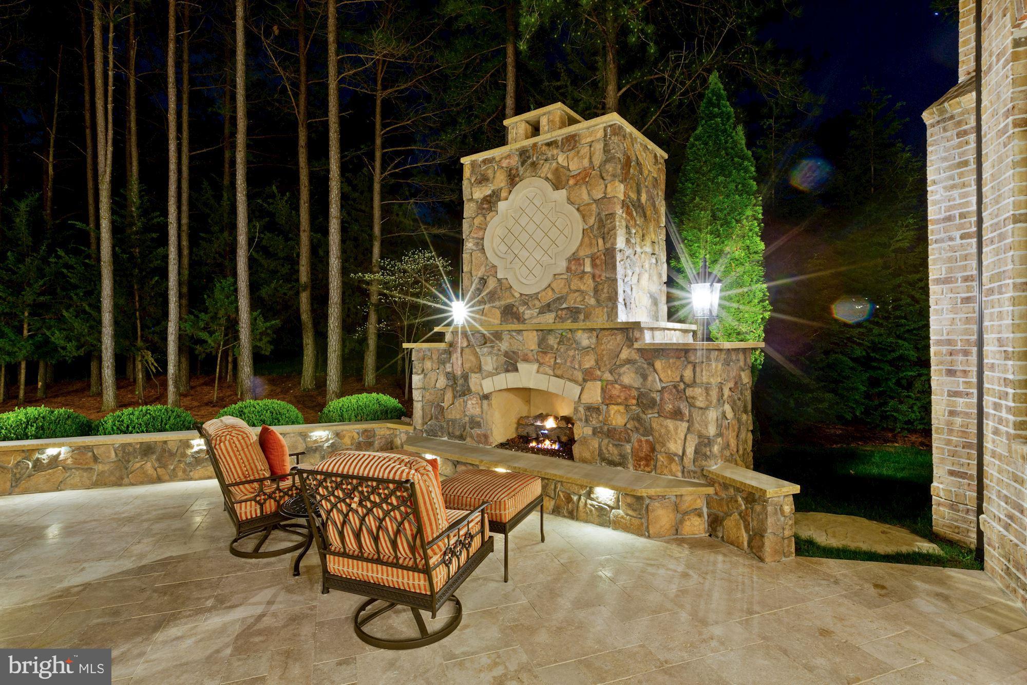 ESTATES @ CREIGHTON FARM - Residential