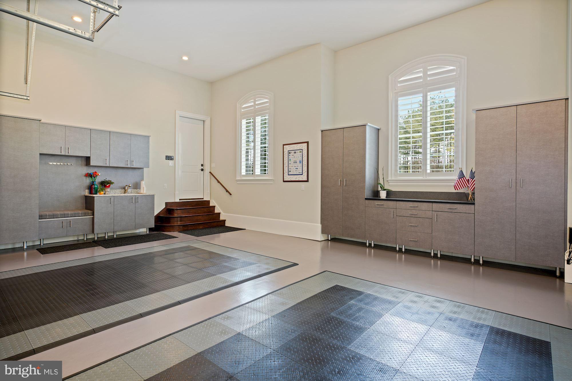 ESTATES @ CREIGHTON FARM - Residential