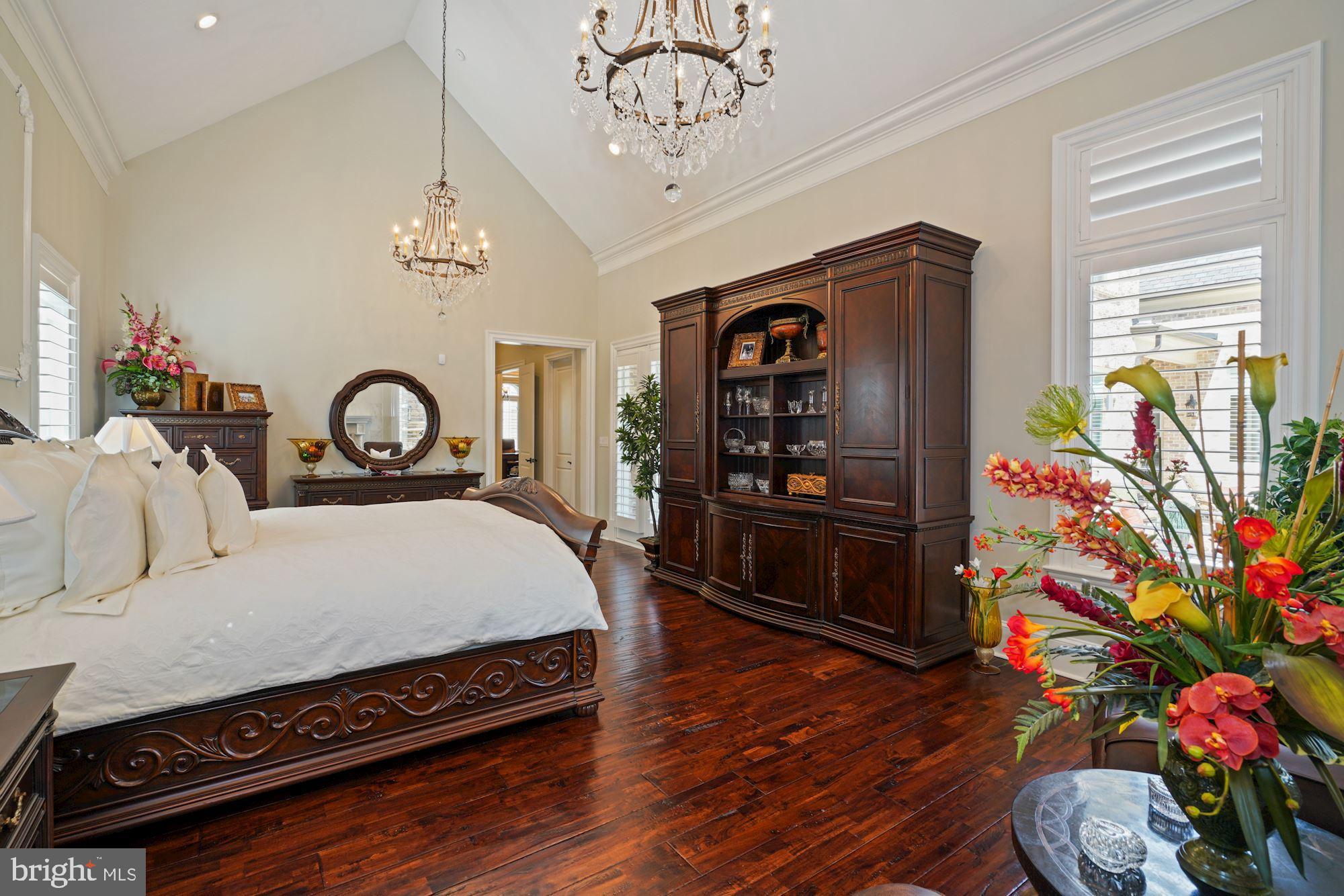 ESTATES @ CREIGHTON FARM - Residential