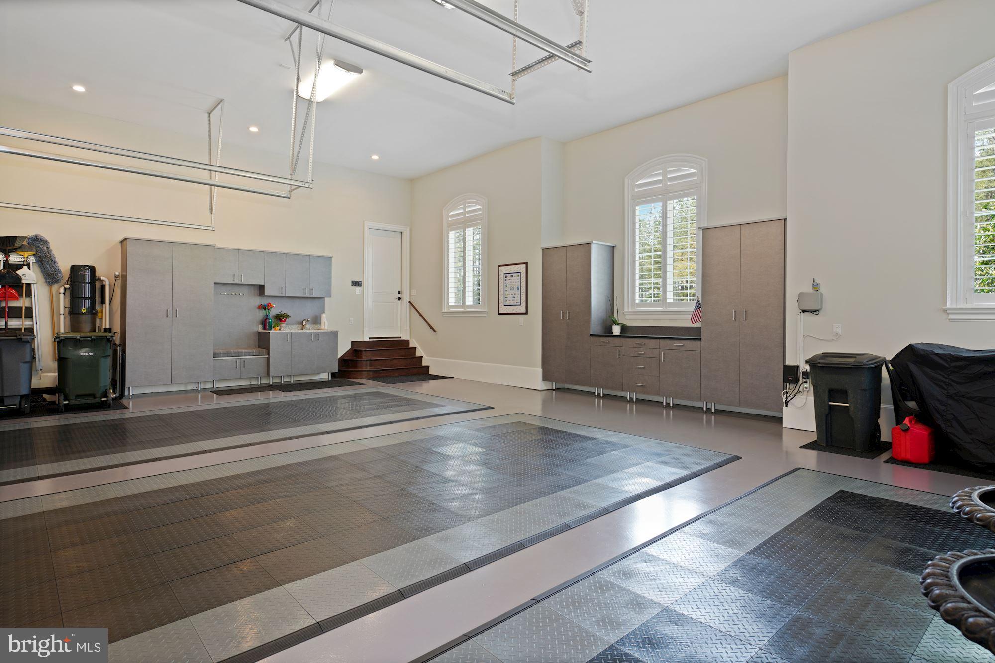 ESTATES @ CREIGHTON FARM - Residential