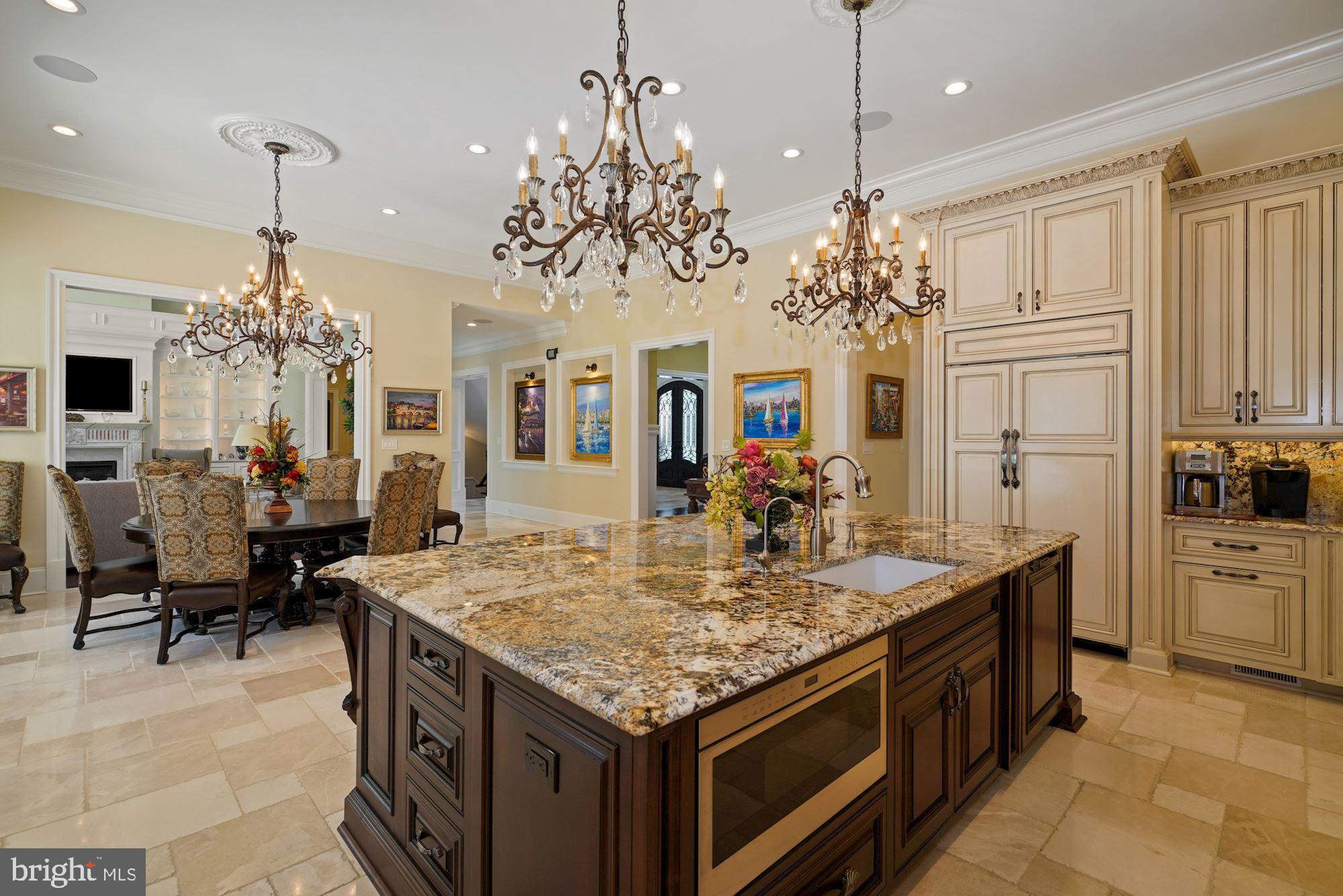 ESTATES @ CREIGHTON FARM - Residential