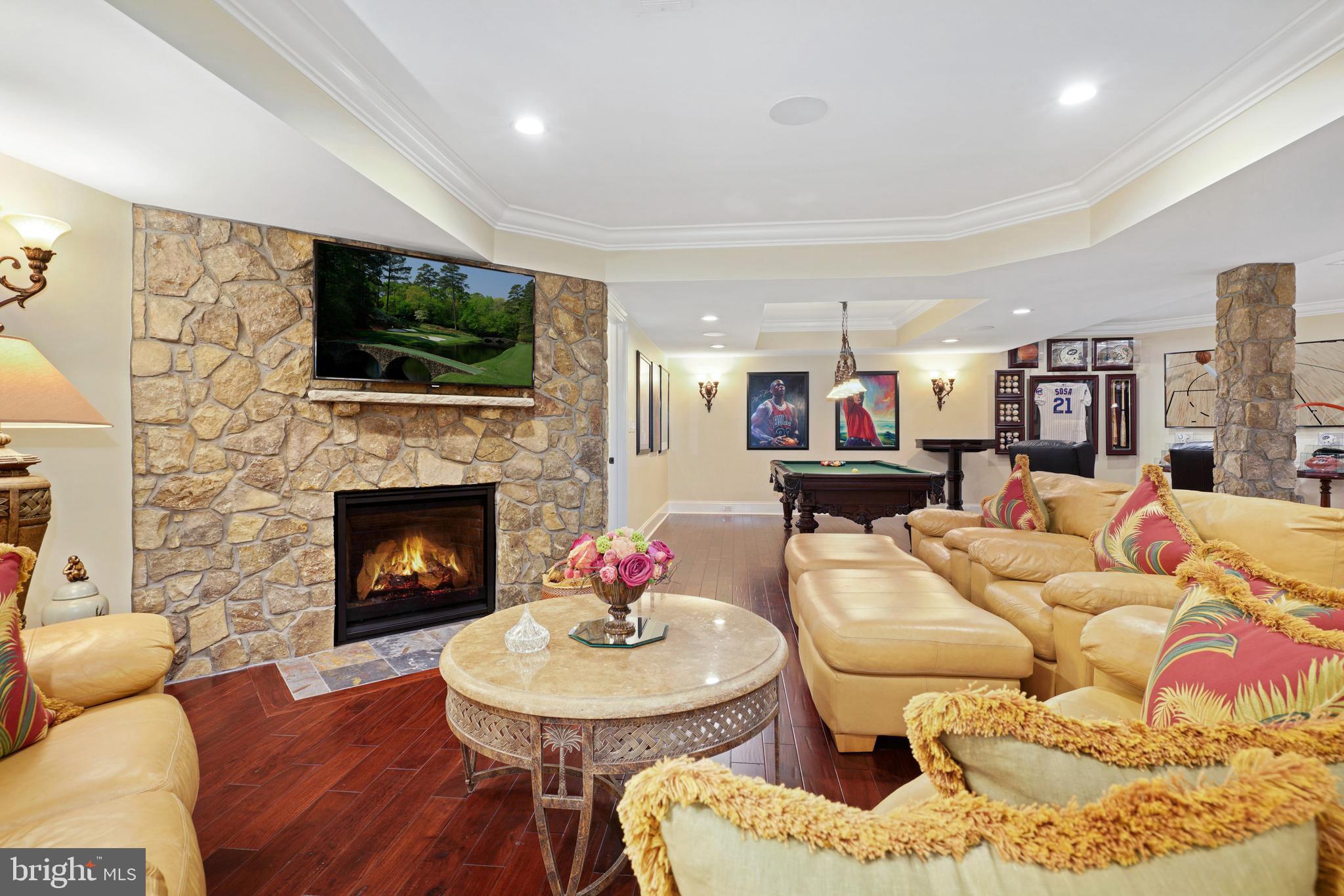 ESTATES @ CREIGHTON FARM - Residential