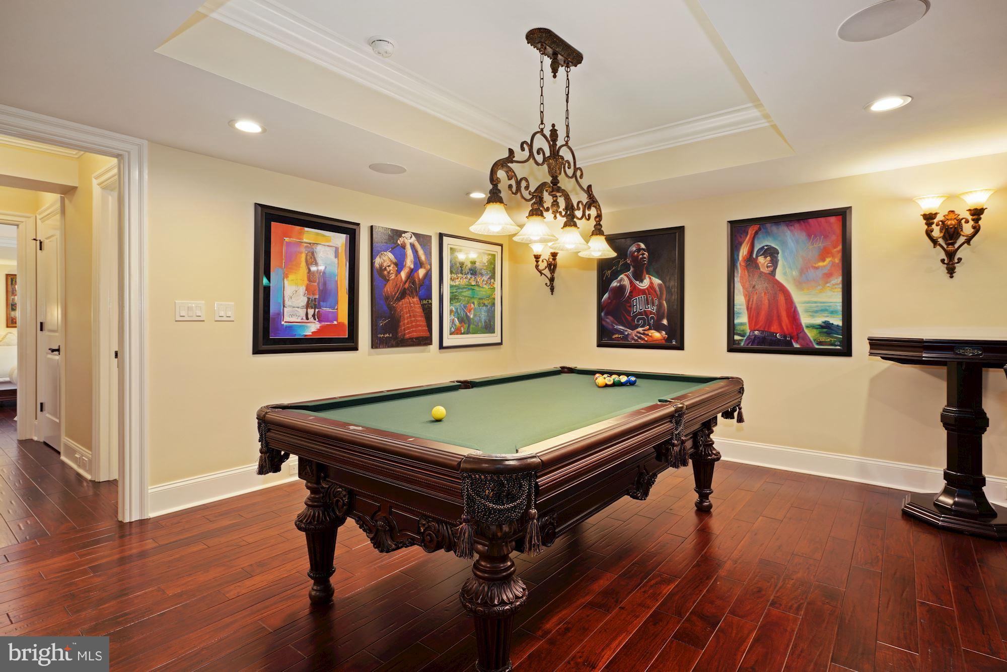 ESTATES @ CREIGHTON FARM - Residential