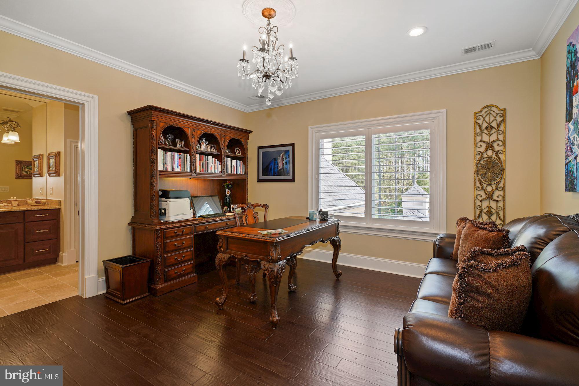 ESTATES @ CREIGHTON FARM - Residential