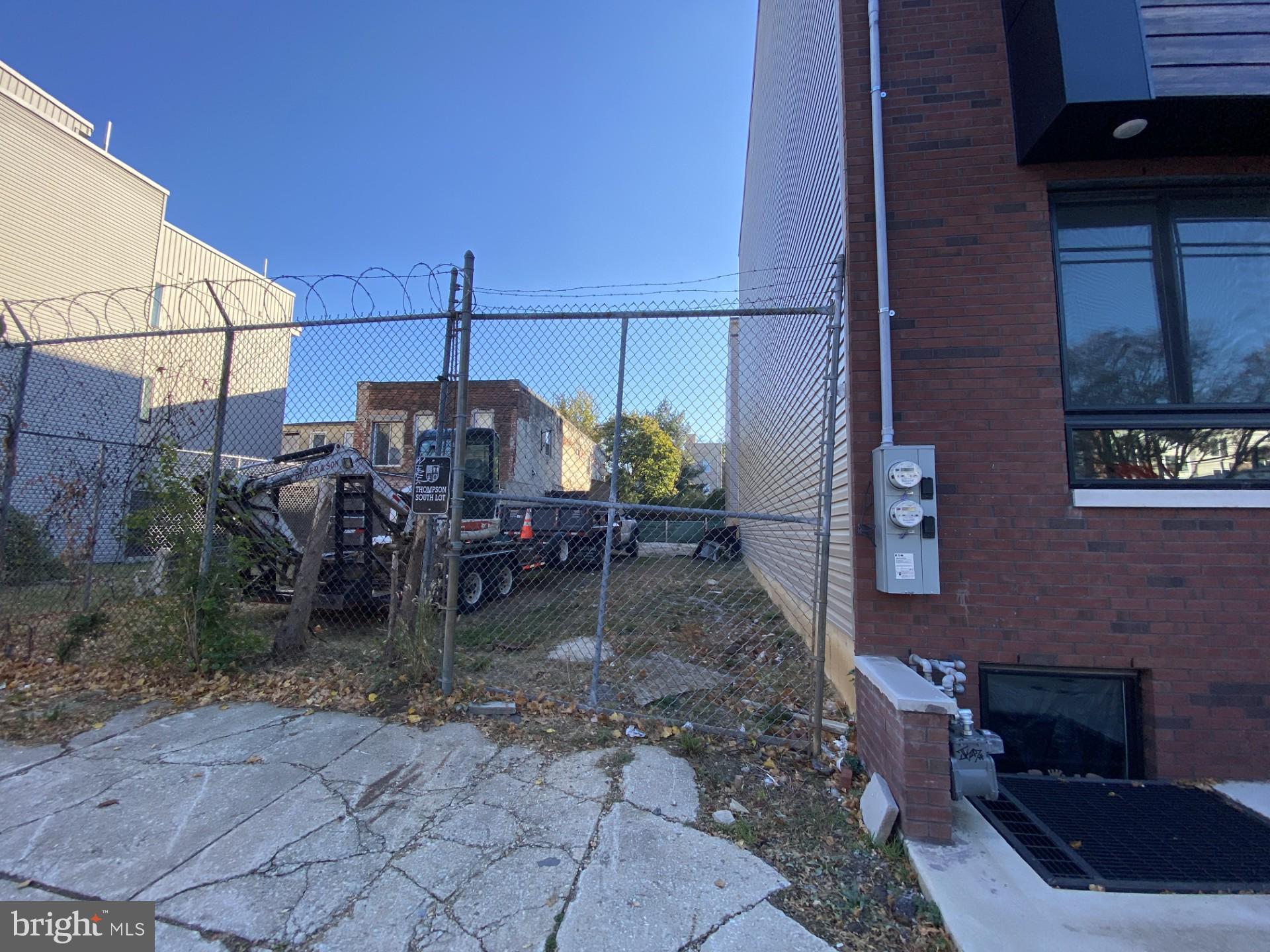 1634 W THOMPSON STREET F-R