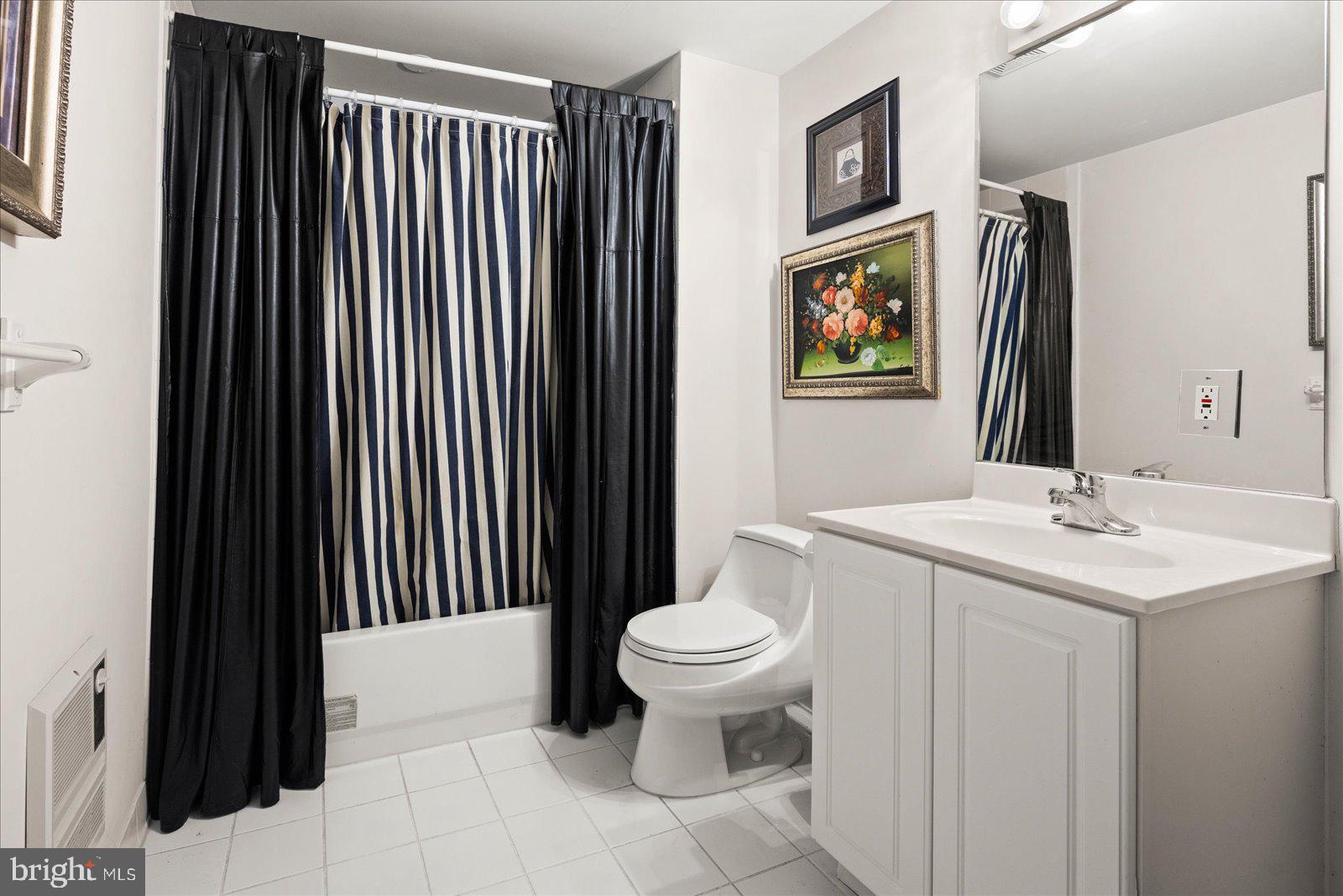 OAK HILL ESTATES - Residential