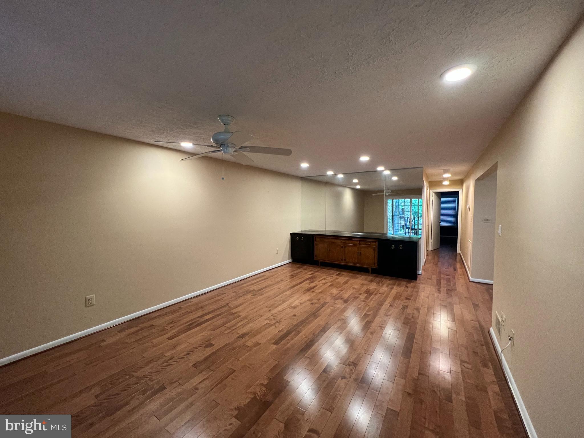 THE FALLS GARDEN - Residential Lease