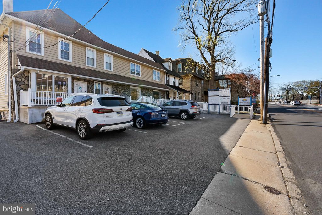 Photo of 40 Darby Road, PAOLI, PA 19301 (MLS # PACT2097566)