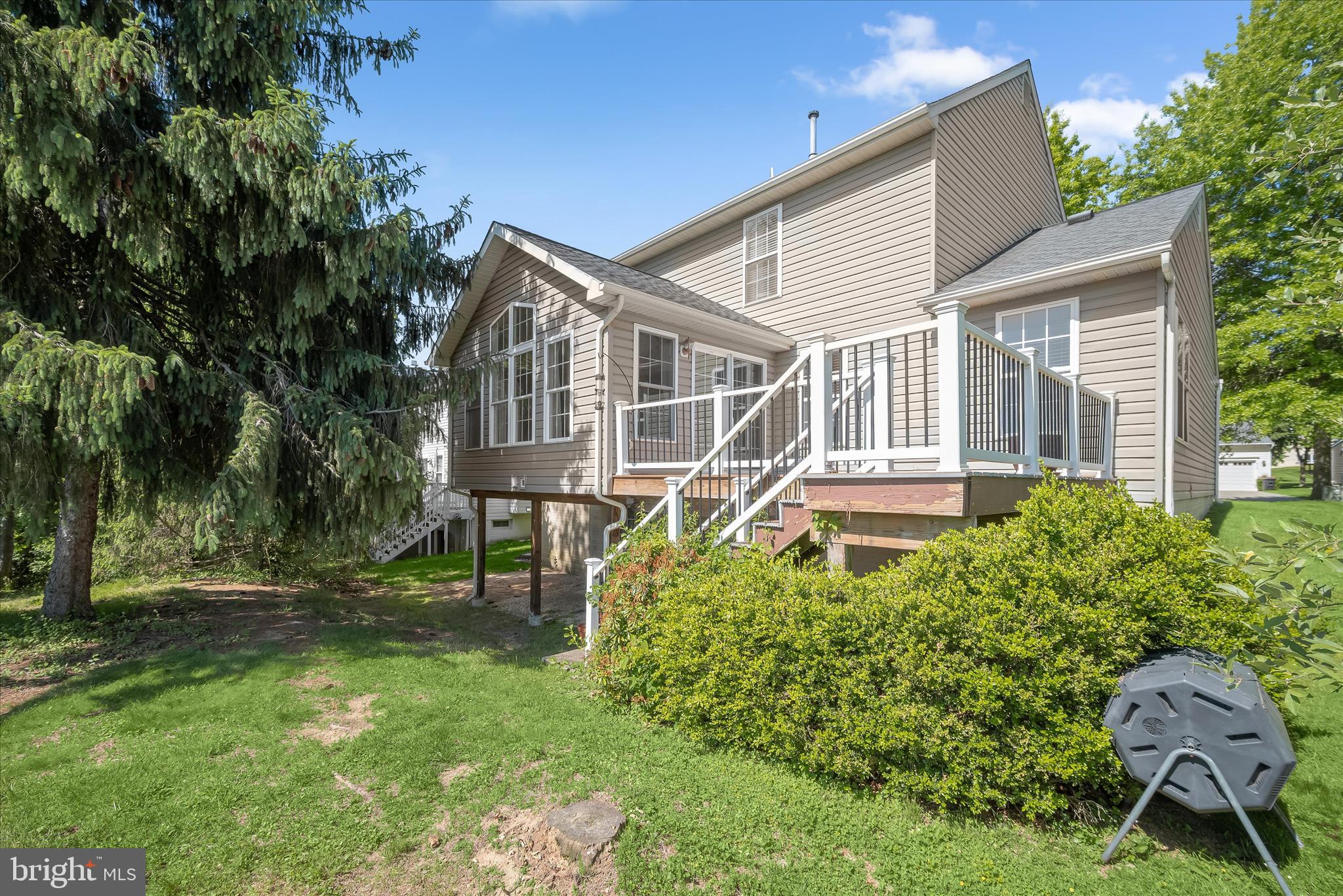 VILLAGE OF RIVER HILL - Residential
