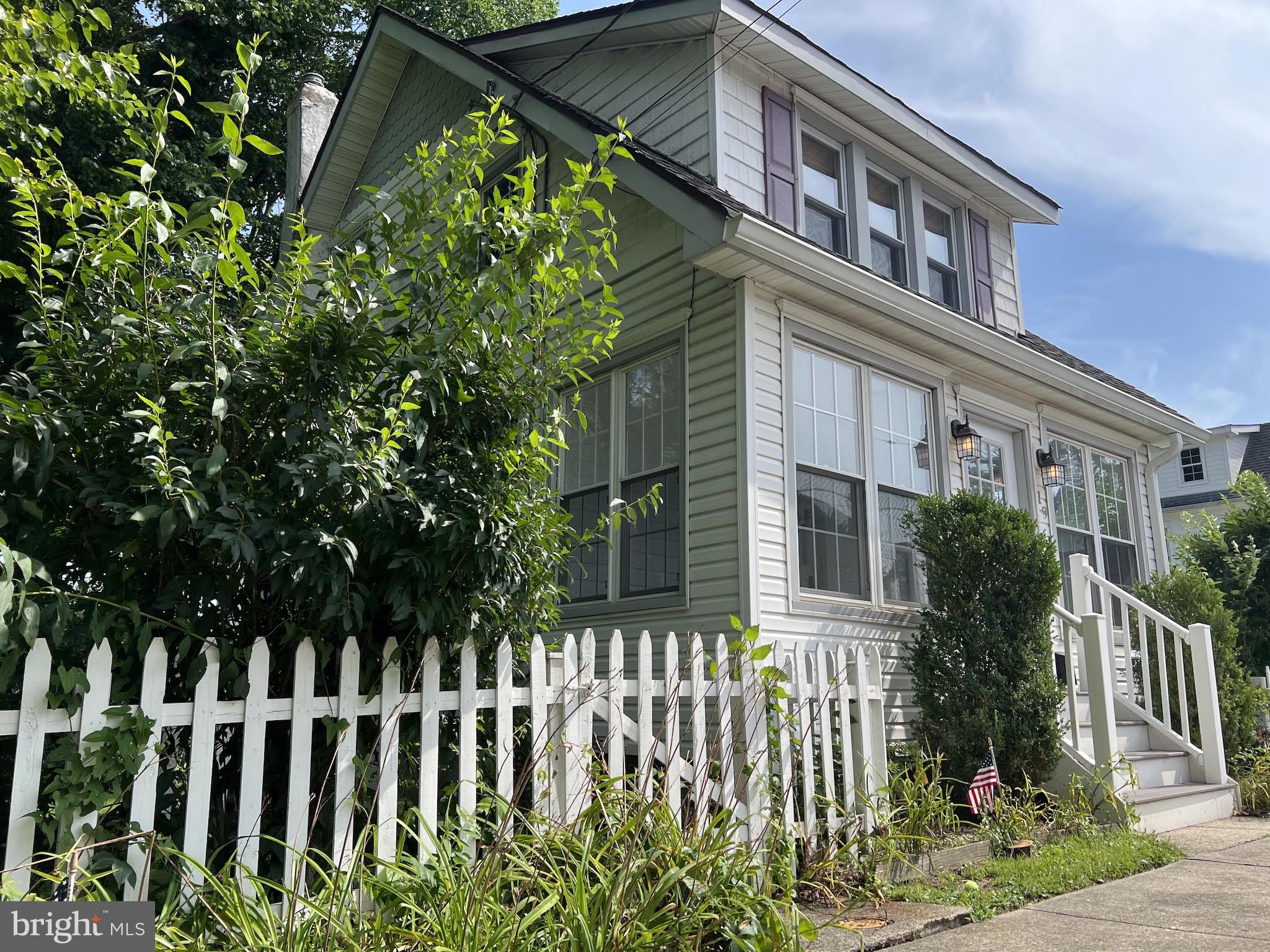 19 SNOWDEN AVENUE