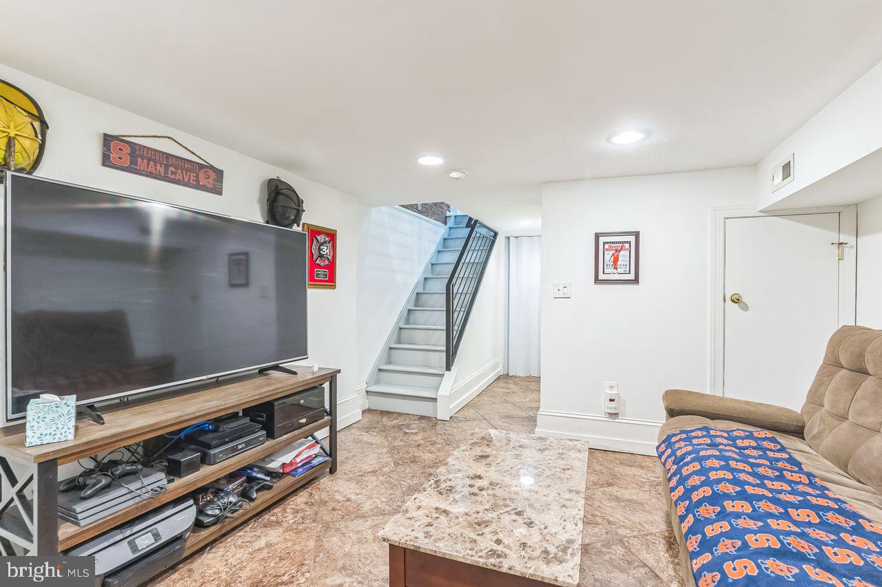 FAIRMOUNT - Residential