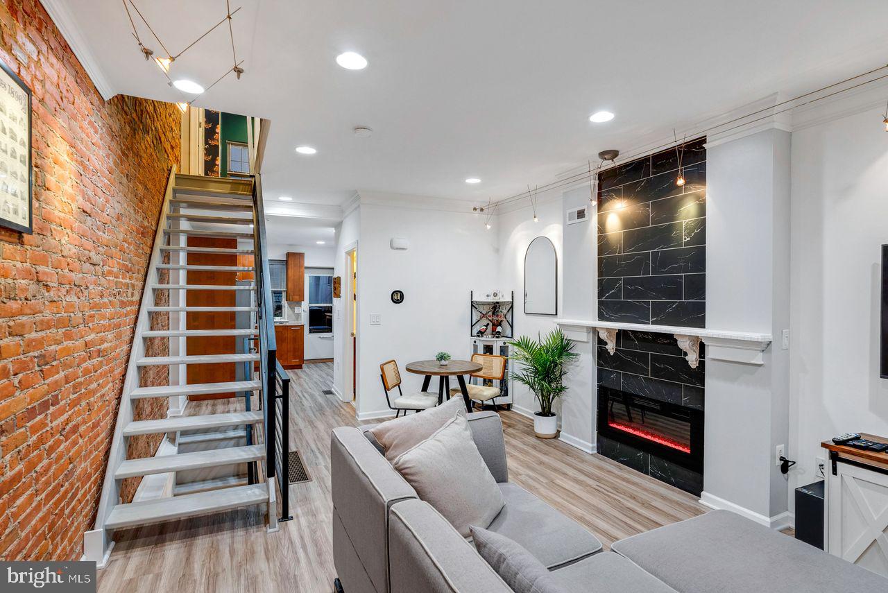 FAIRMOUNT - Residential