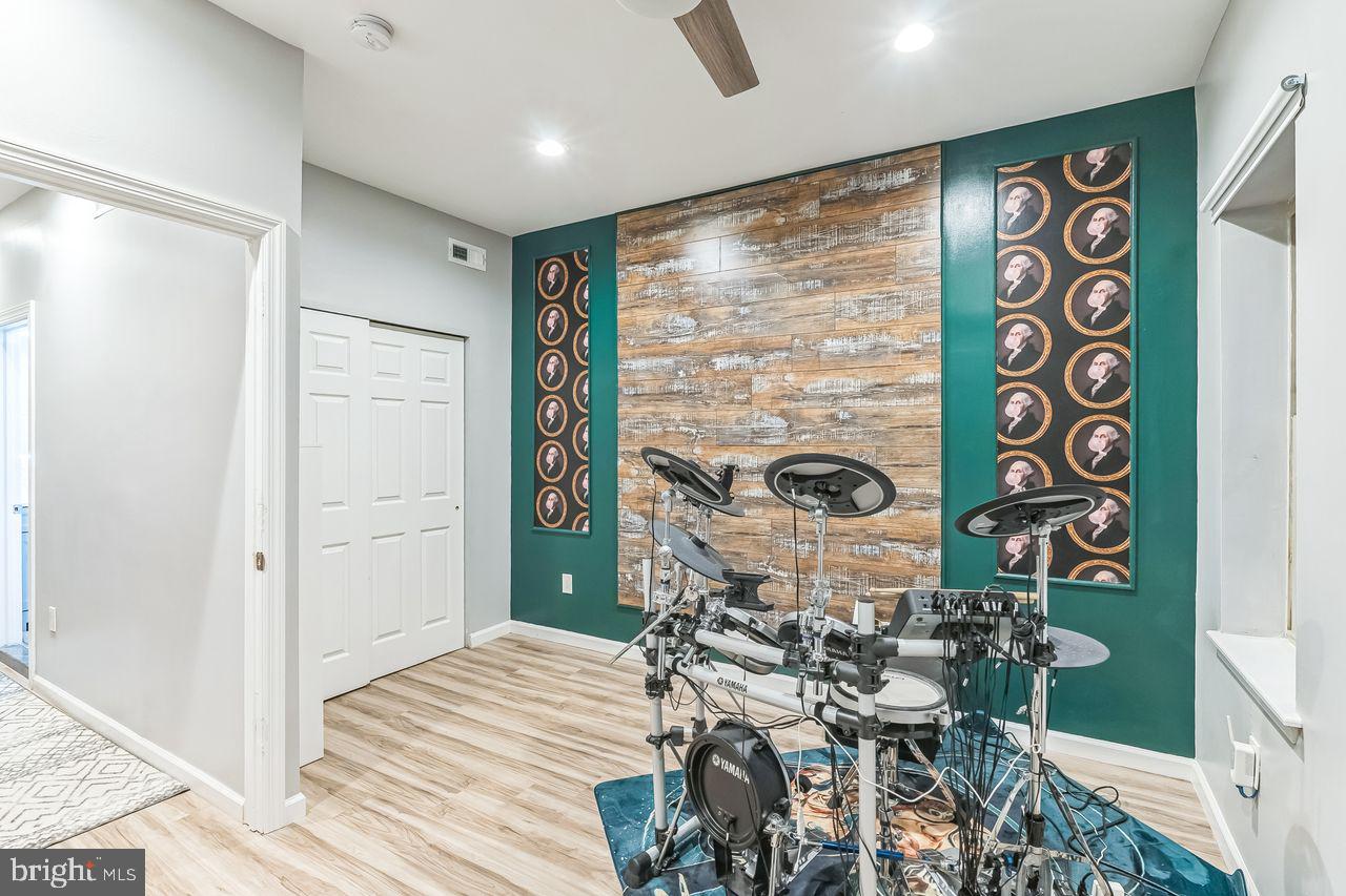 FAIRMOUNT - Residential