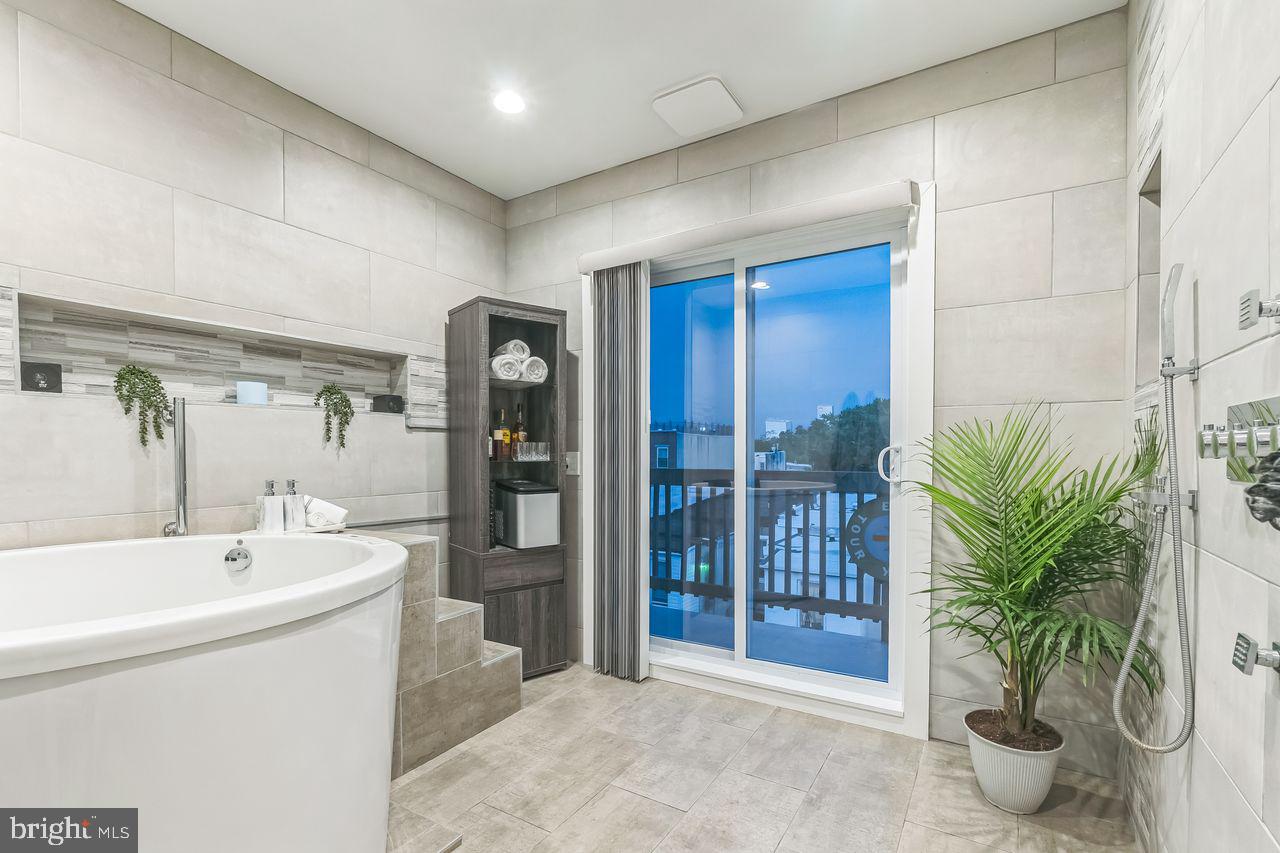 FAIRMOUNT - Residential