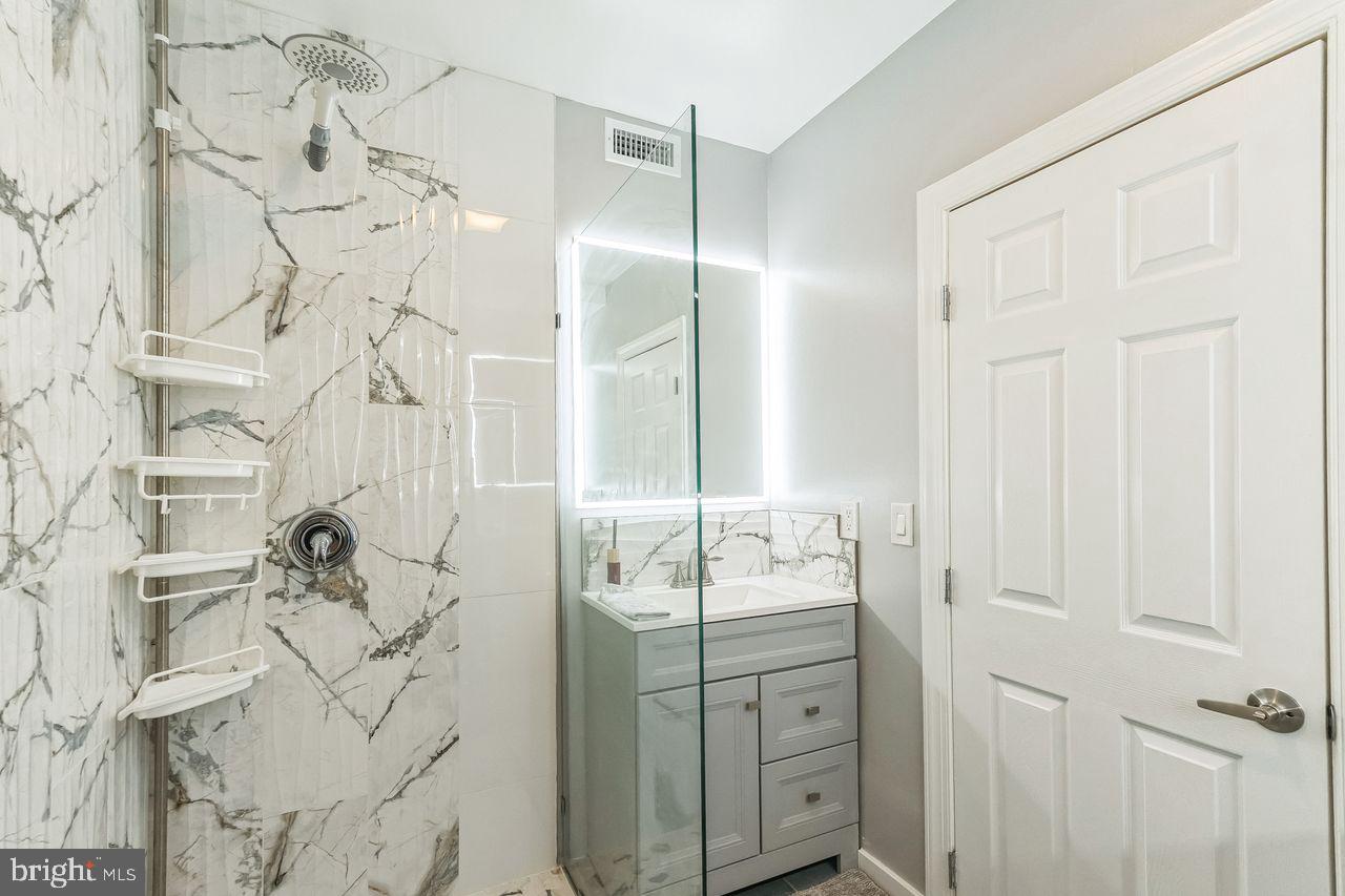 FAIRMOUNT - Residential