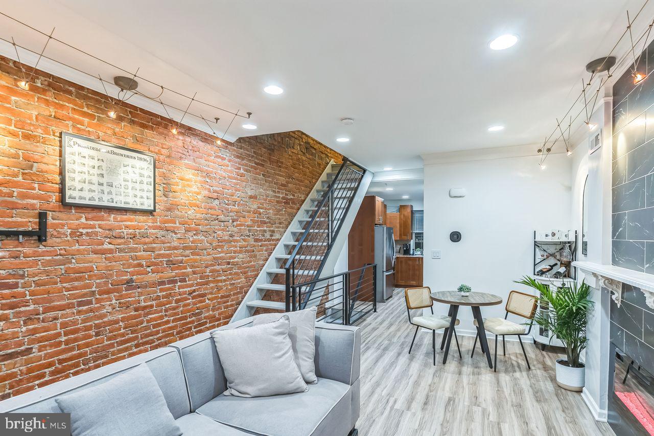 FAIRMOUNT - Residential