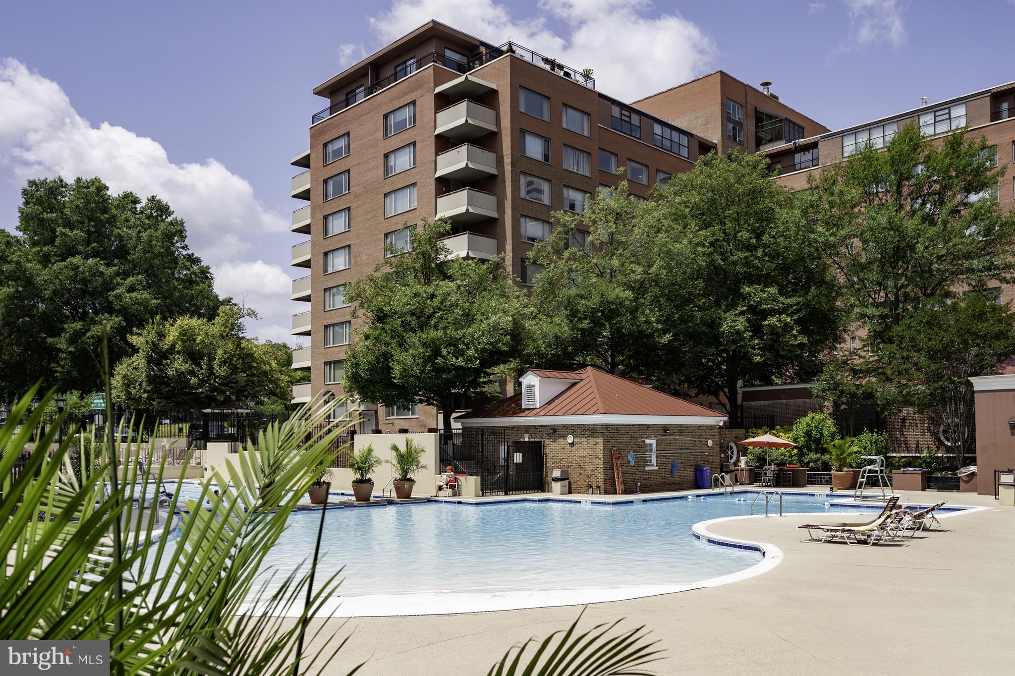 RIVER PLACE - Residential