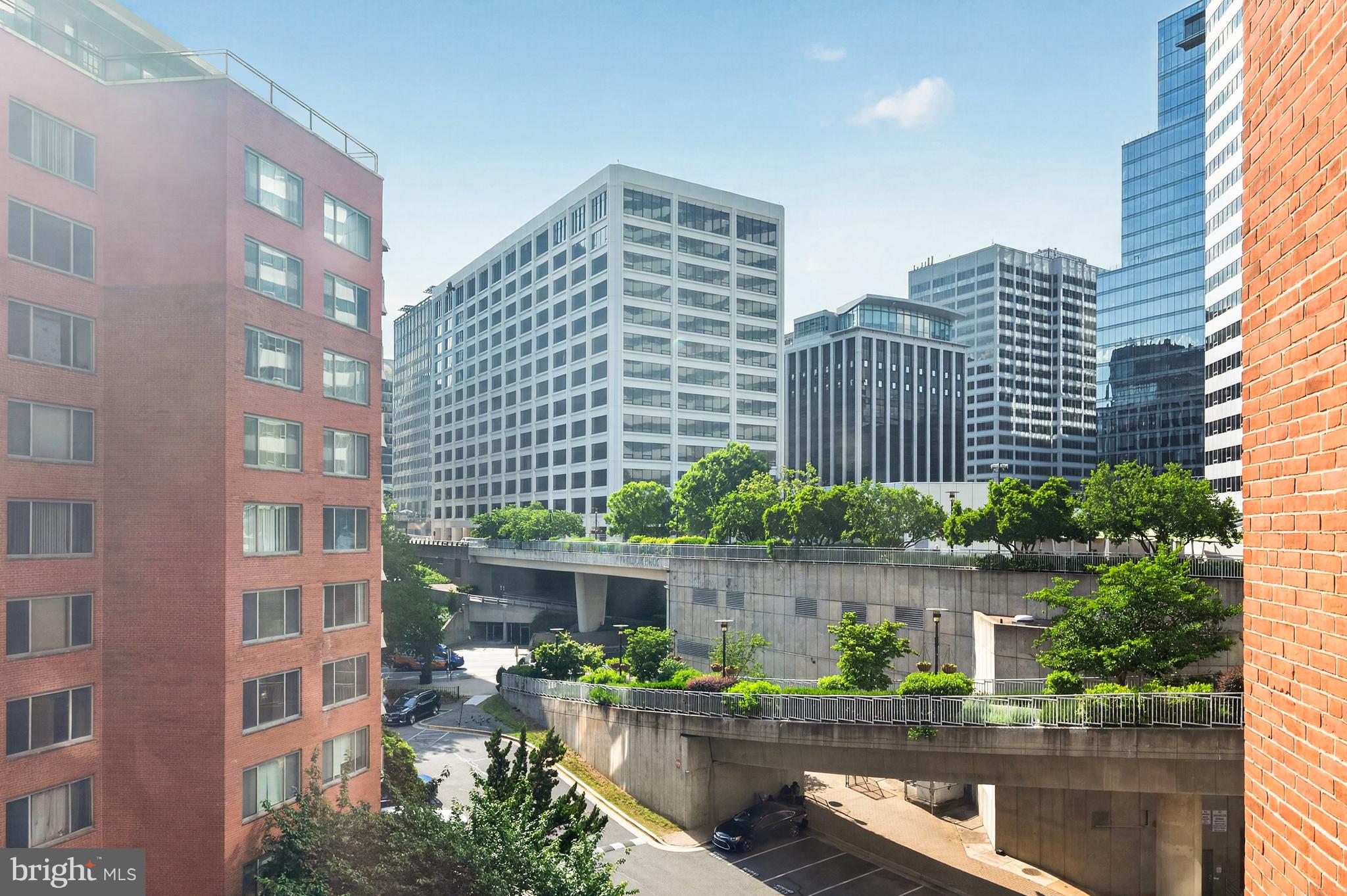 RIVER PLACE - Residential