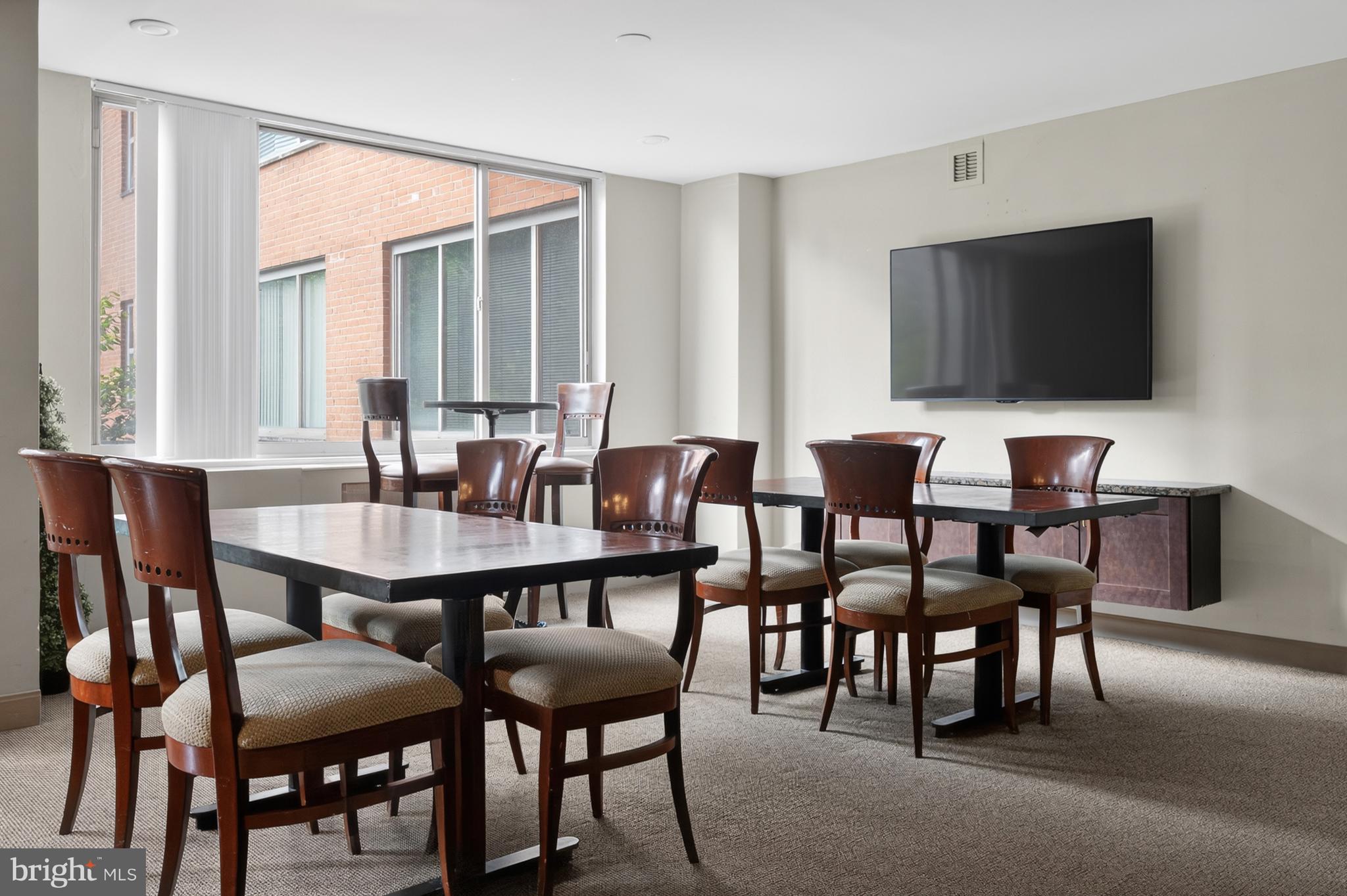 RIVER PLACE - Residential