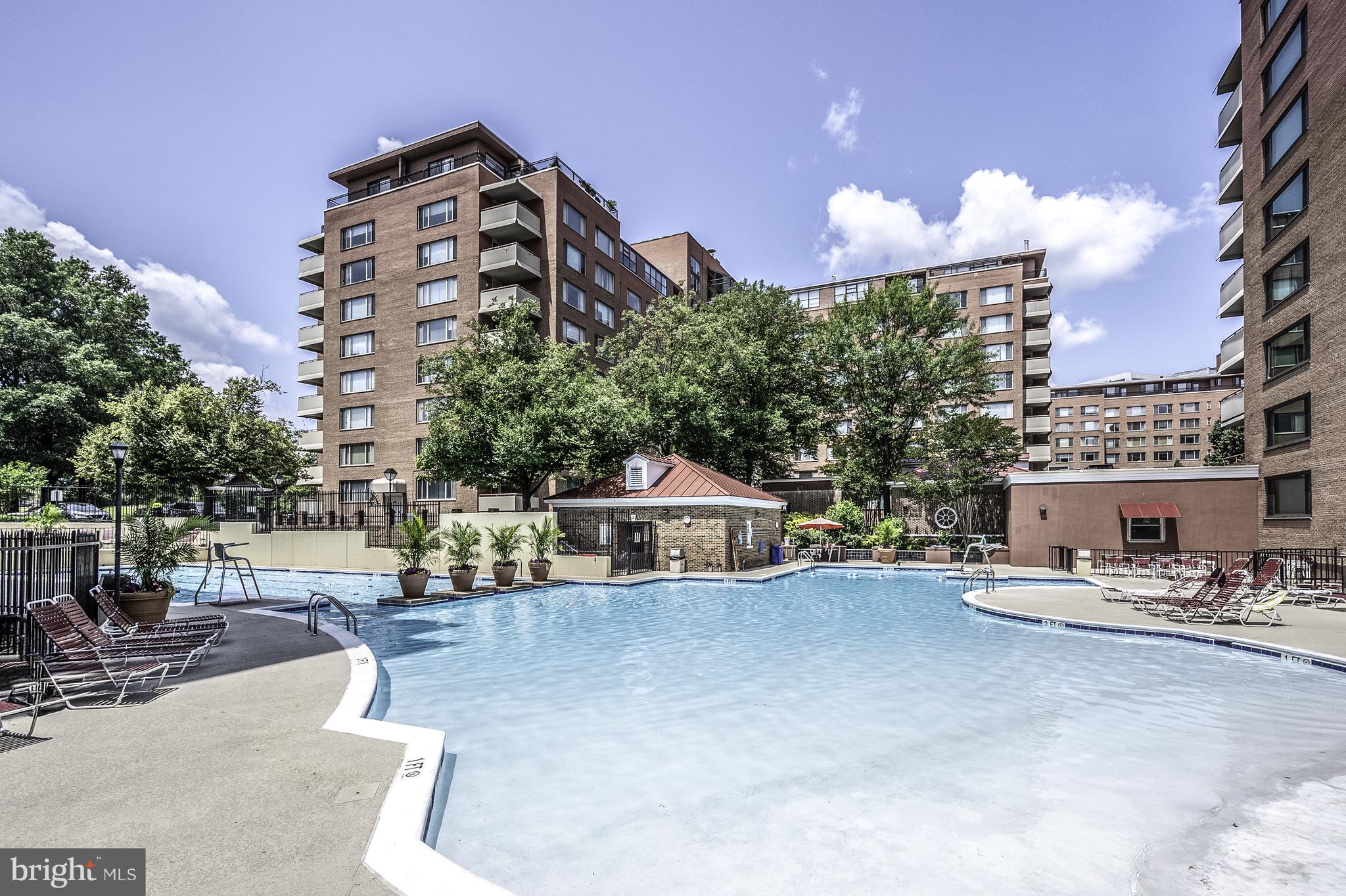 RIVER PLACE - Residential
