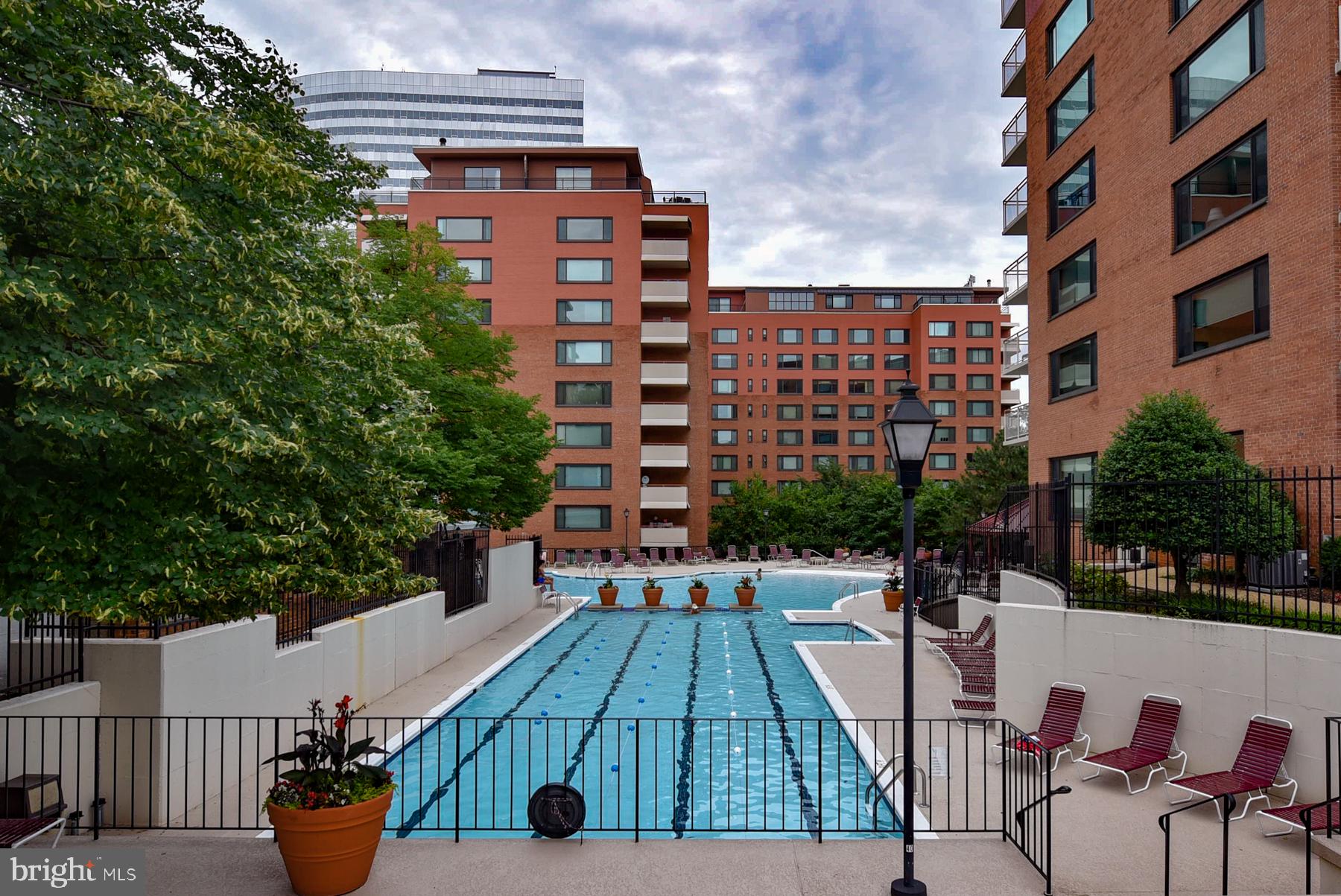 RIVER PLACE - Residential
