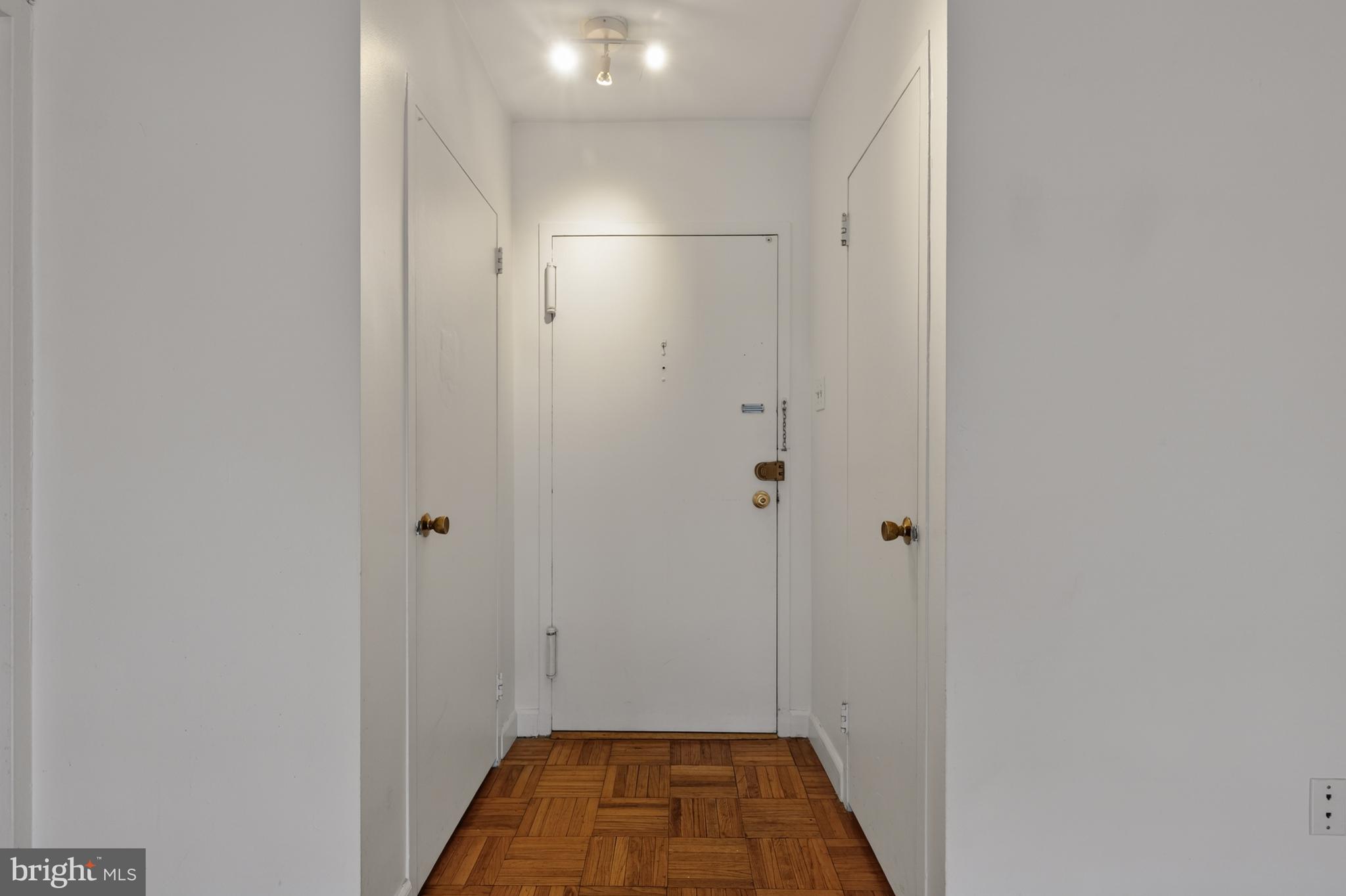 RIVER PLACE - Residential
