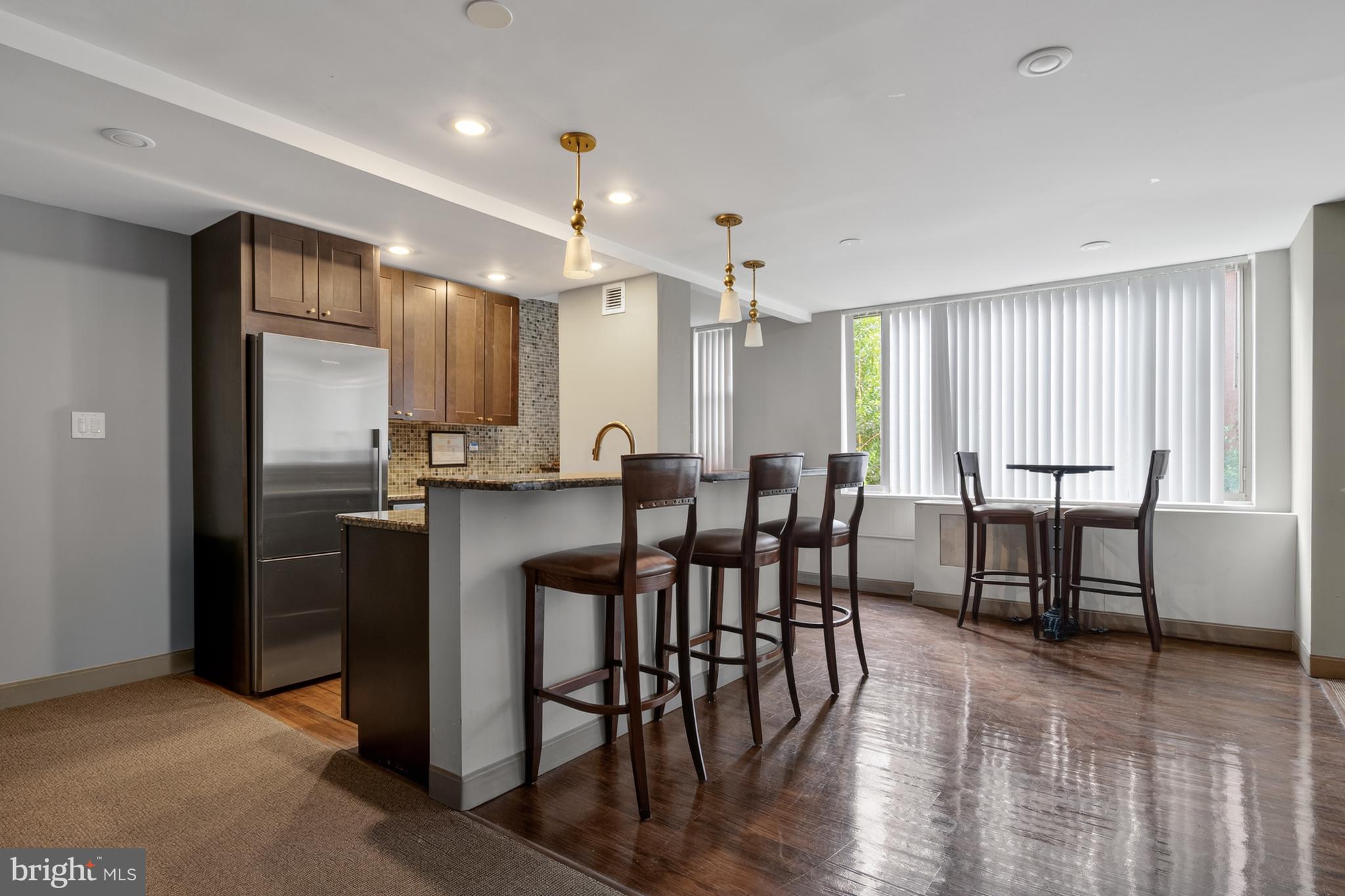 RIVER PLACE - Residential