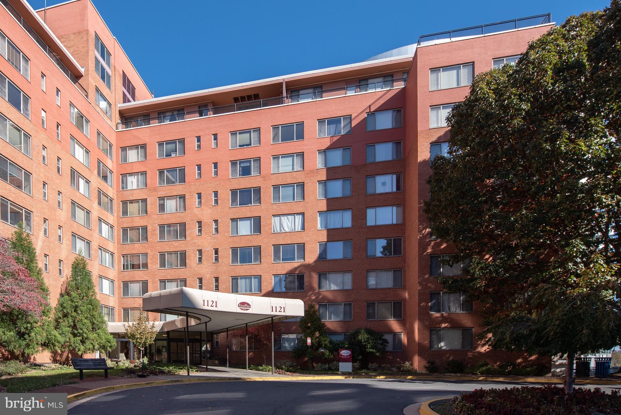 RIVER PLACE - Residential