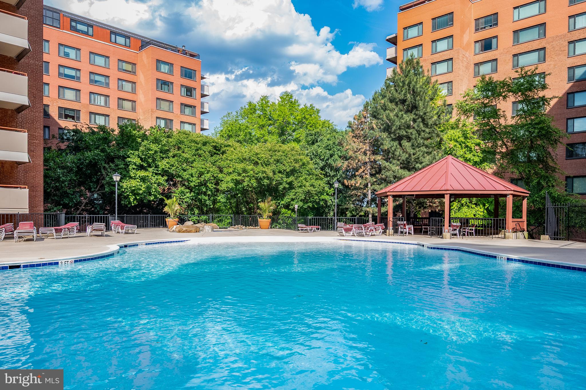 RIVER PLACE - Residential