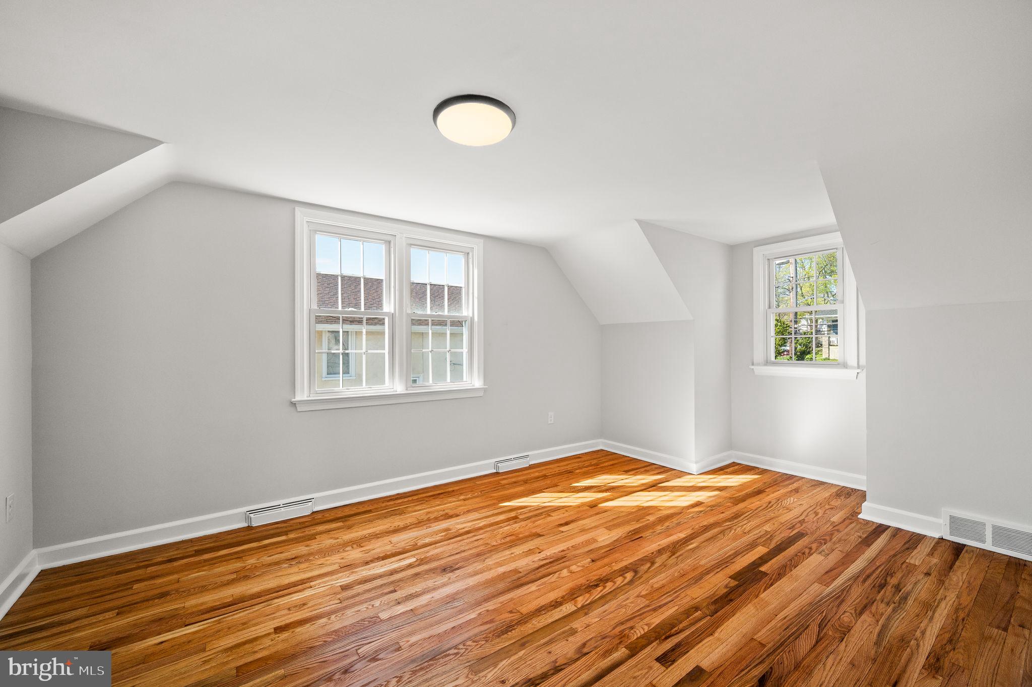 GLENSIDE - Residential