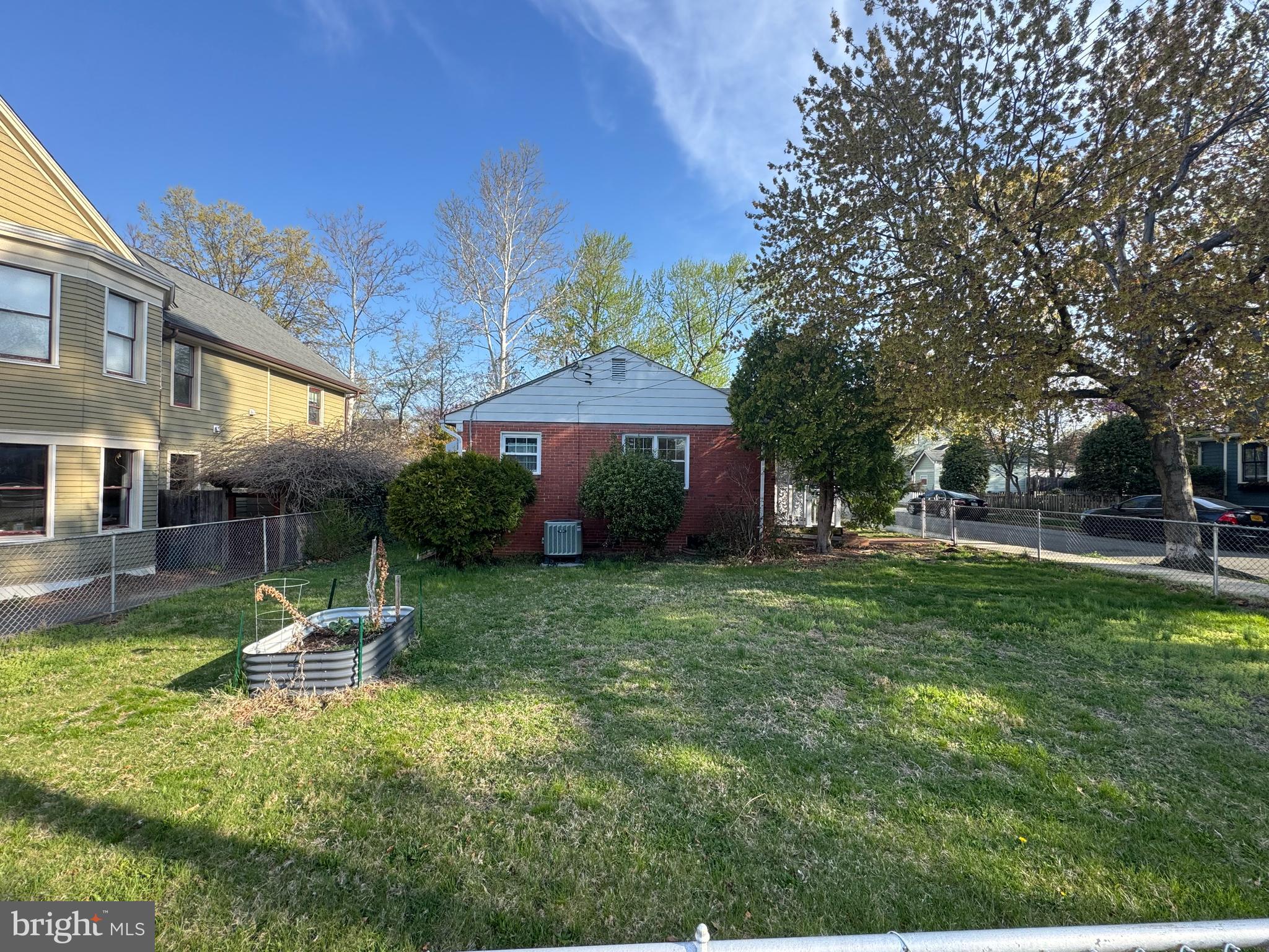 2000 LA GRANDE AVENUE