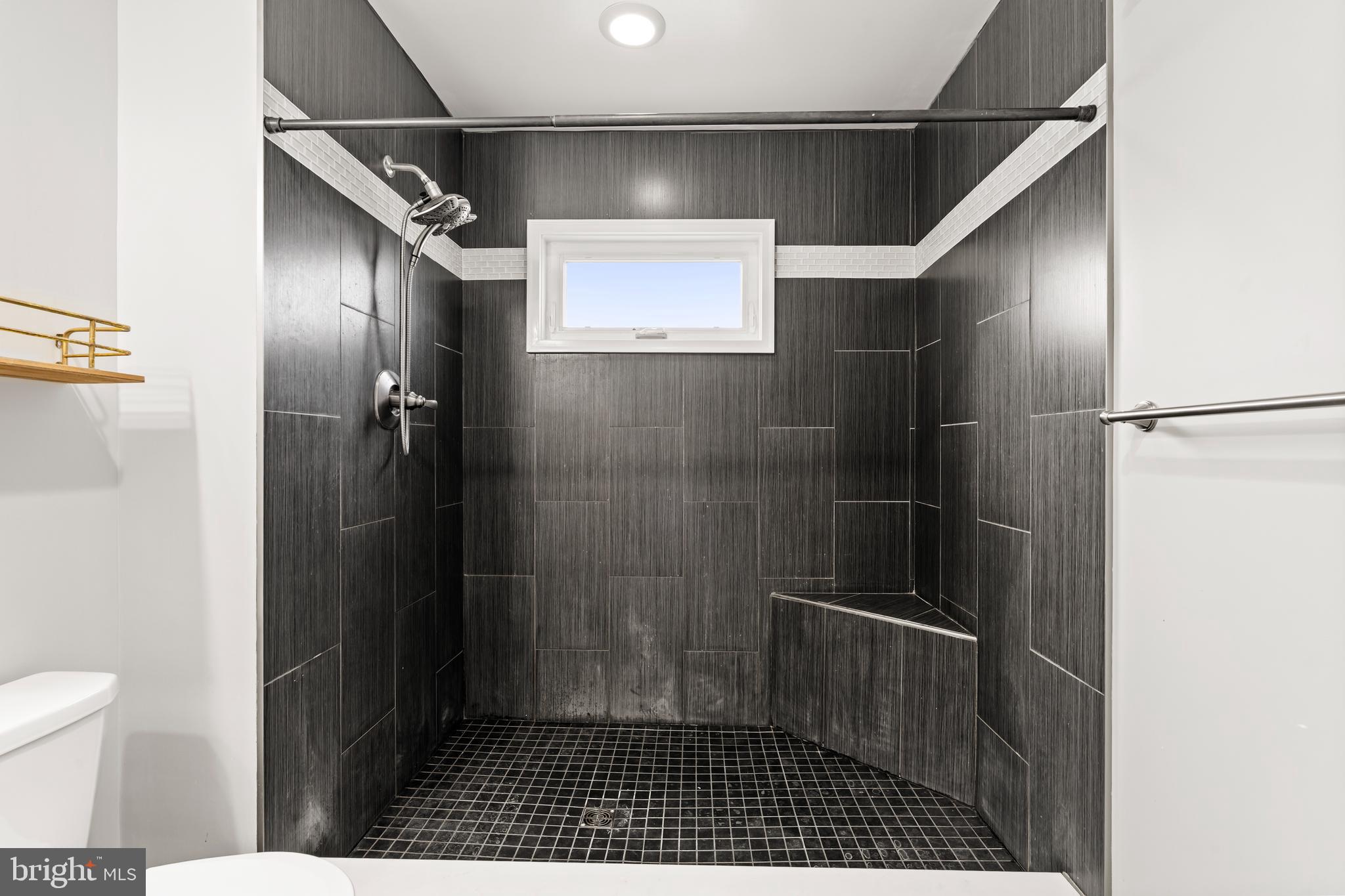 ROXBOROUGH - Residential Lease